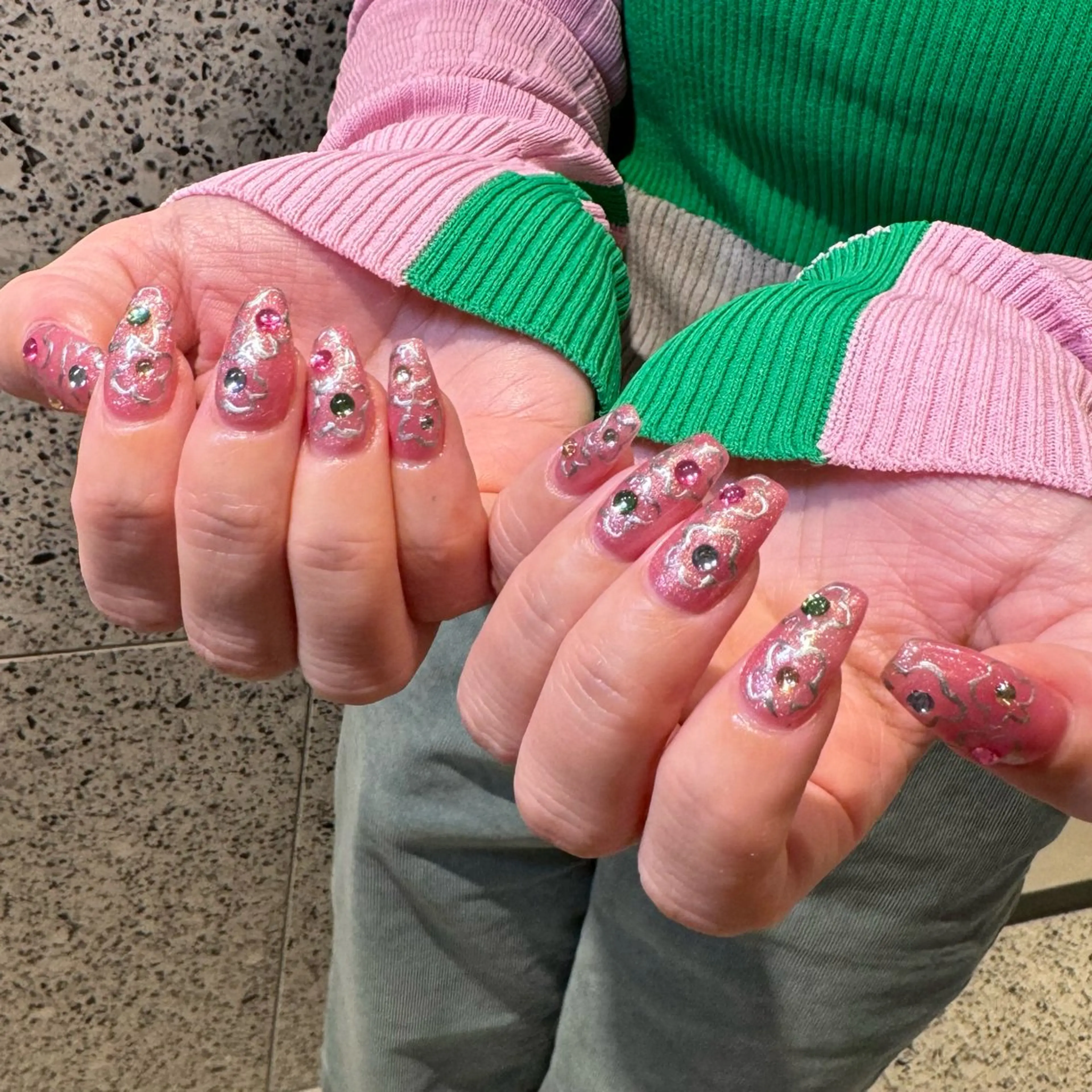 ネイル キラキラネイル RIEKO🍒 ワンホン♡推しネイルのネイルデザイン