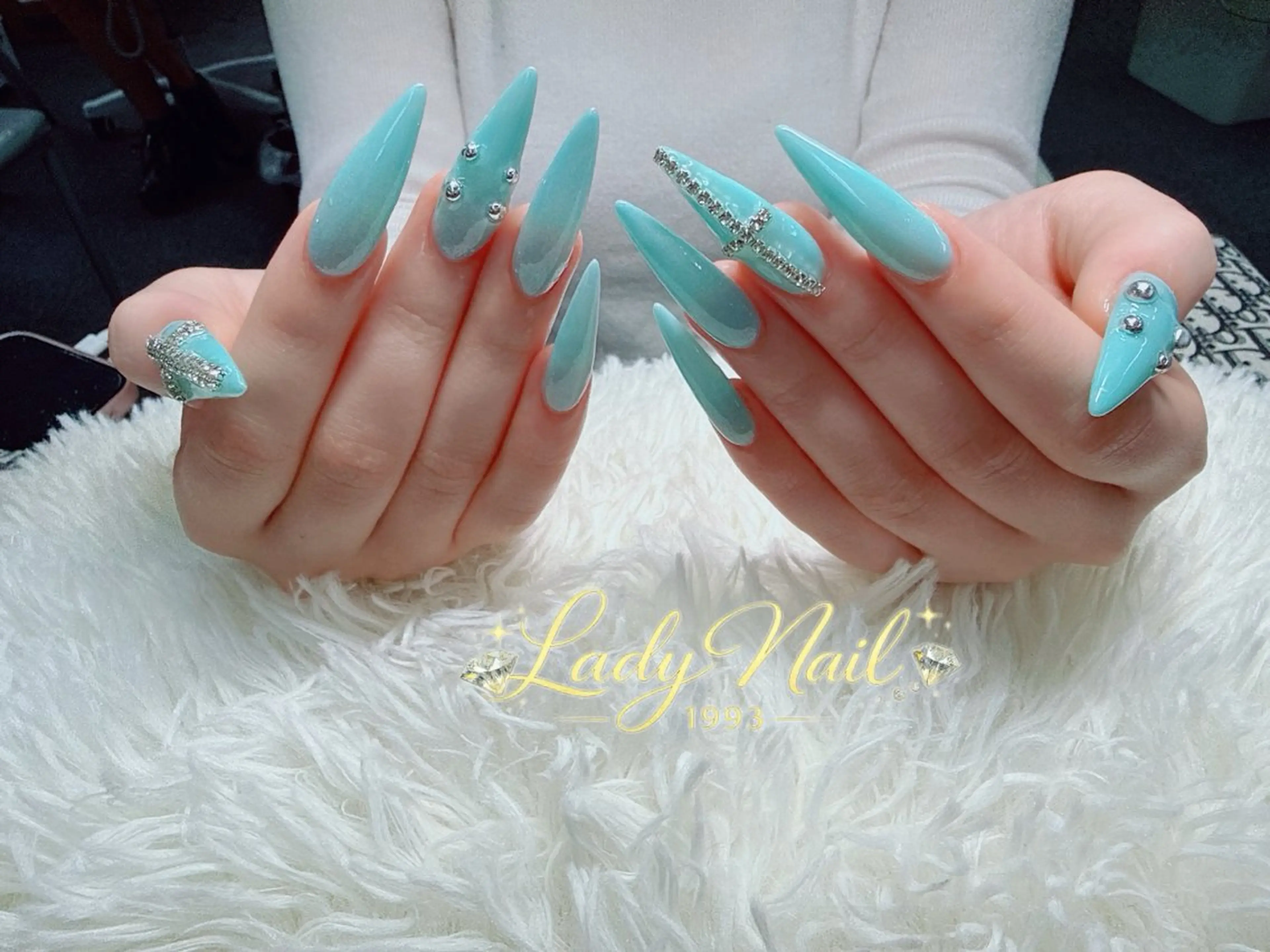 ネイル ワンカラーネイル シンプルネイル 春ネイル ハンドネイル Lady Nails 1993所属・タナカ フォンのネイルデザイン