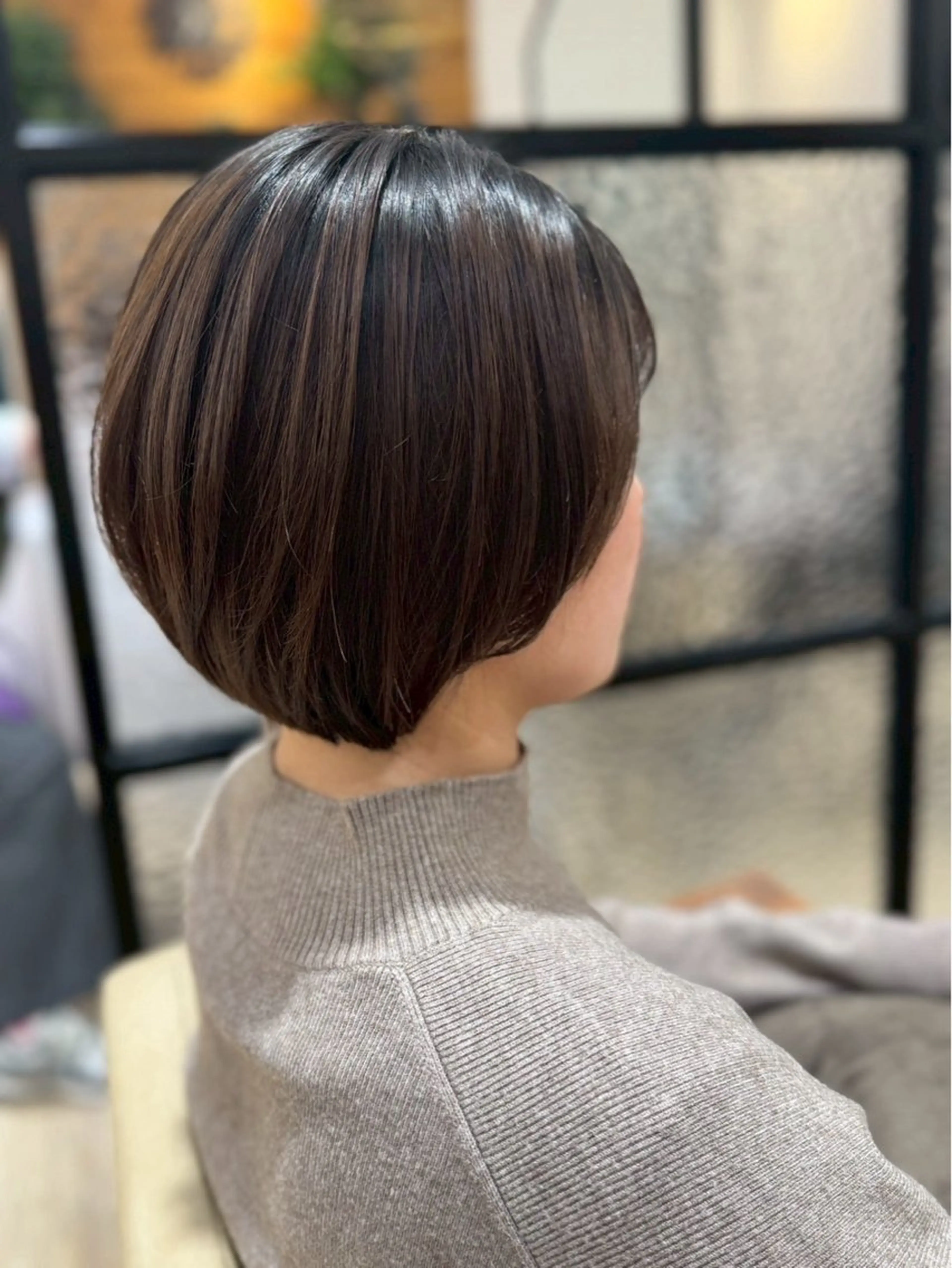 ショート ヘアカラー トリートメント 神谷 あいりのヘアスタイル