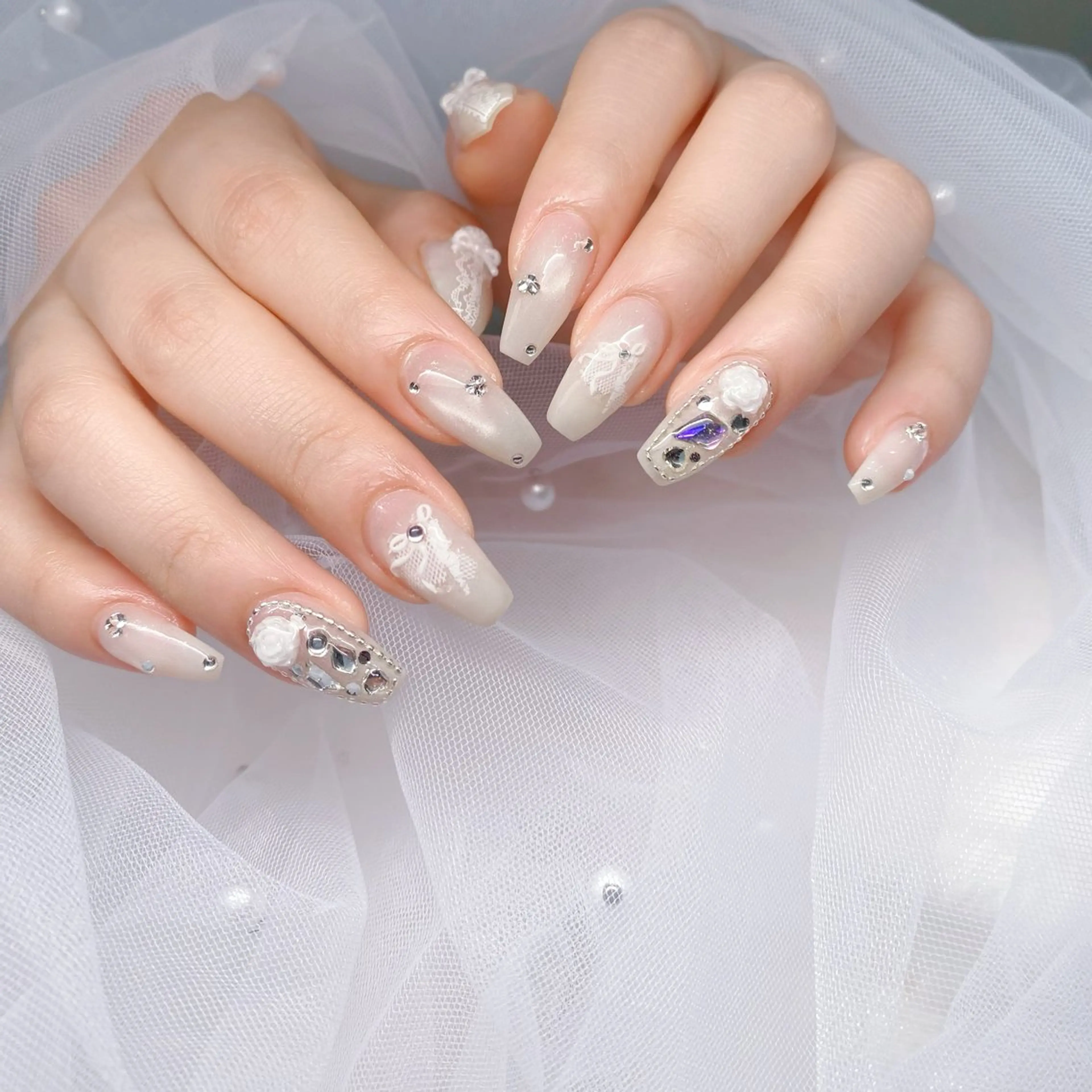 ネイル オーロラネイル ブルー チークネイル 長さ出し フットネイル ハンドネイル Momo チップ長さ出し専門店のネイルデザイン