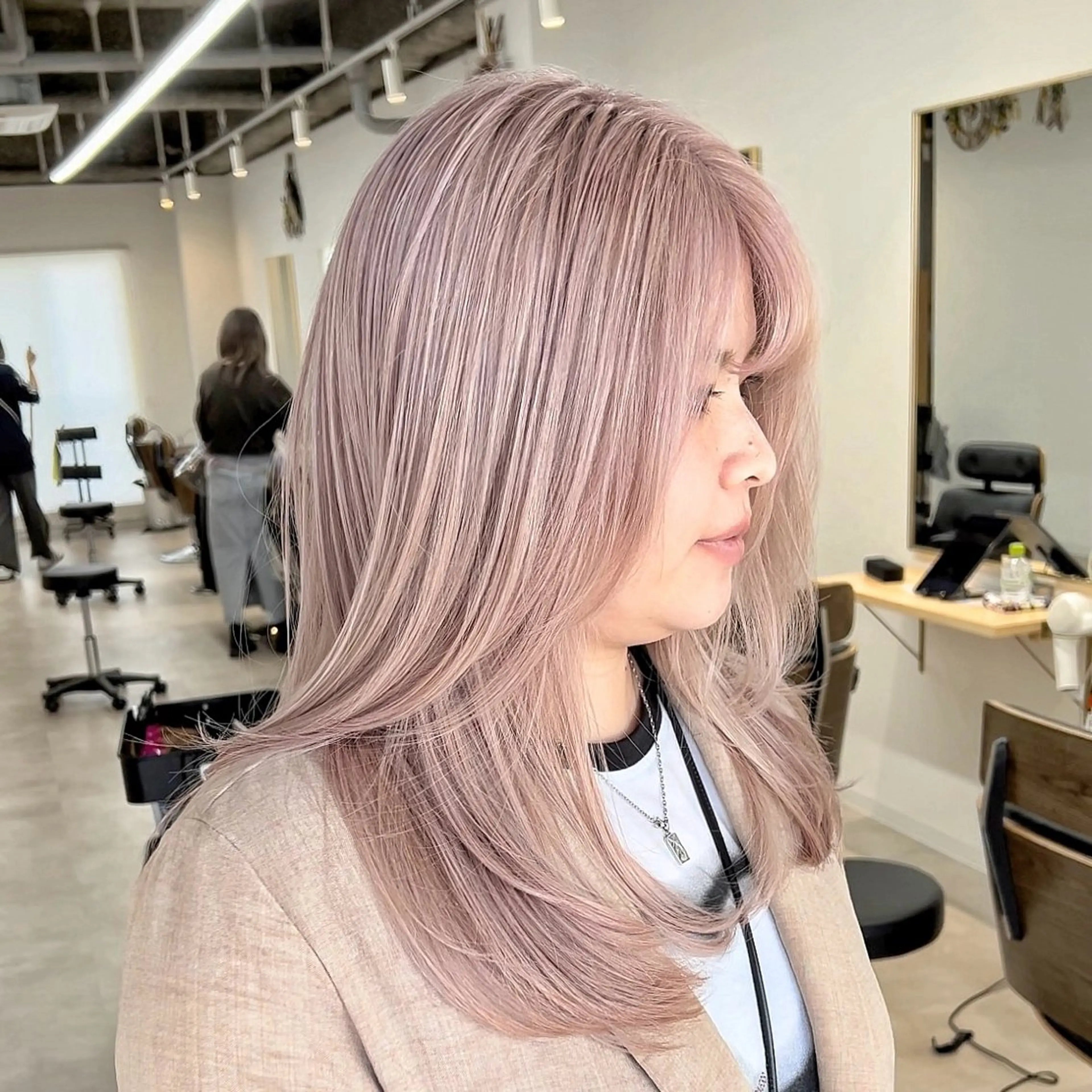 セミロング カラー カット ヘアカラー トリートメント ボブ/韓国ボブ/ブリ ーチ/鈴木康平のヘアスタイル