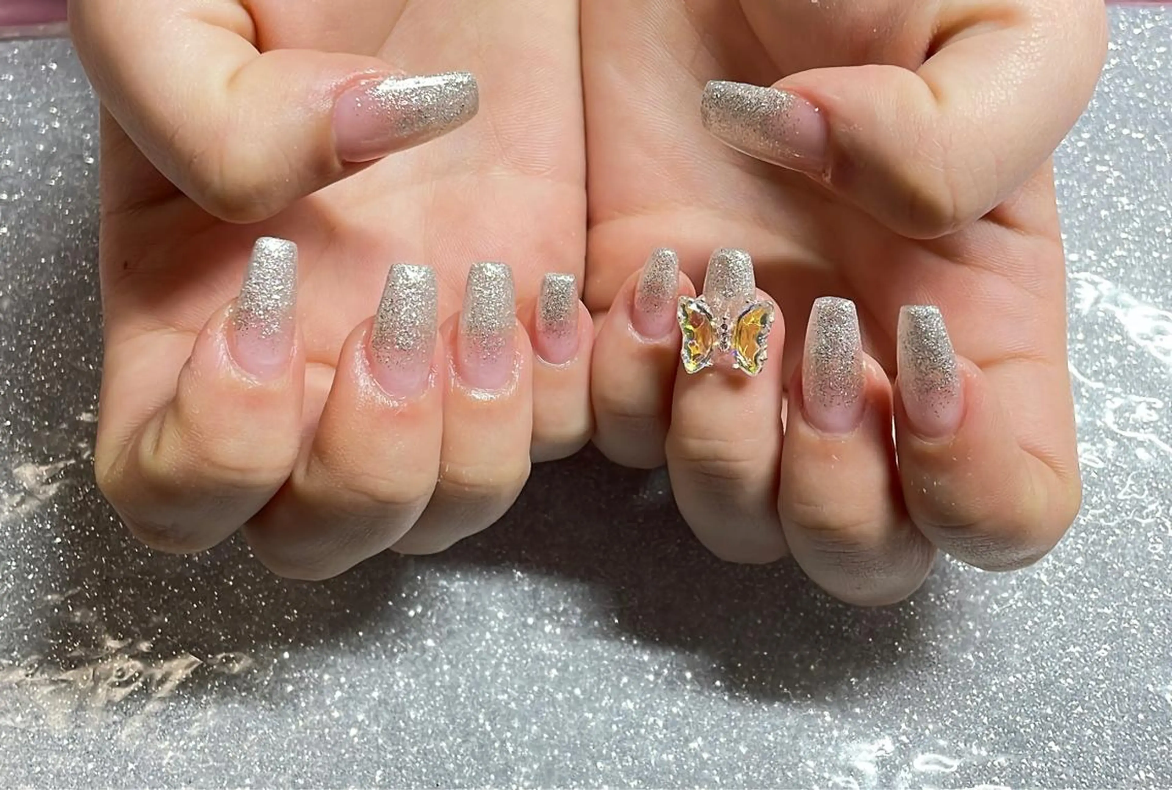 ネイル VIERU 🌈🎀💖のネイルデザイン