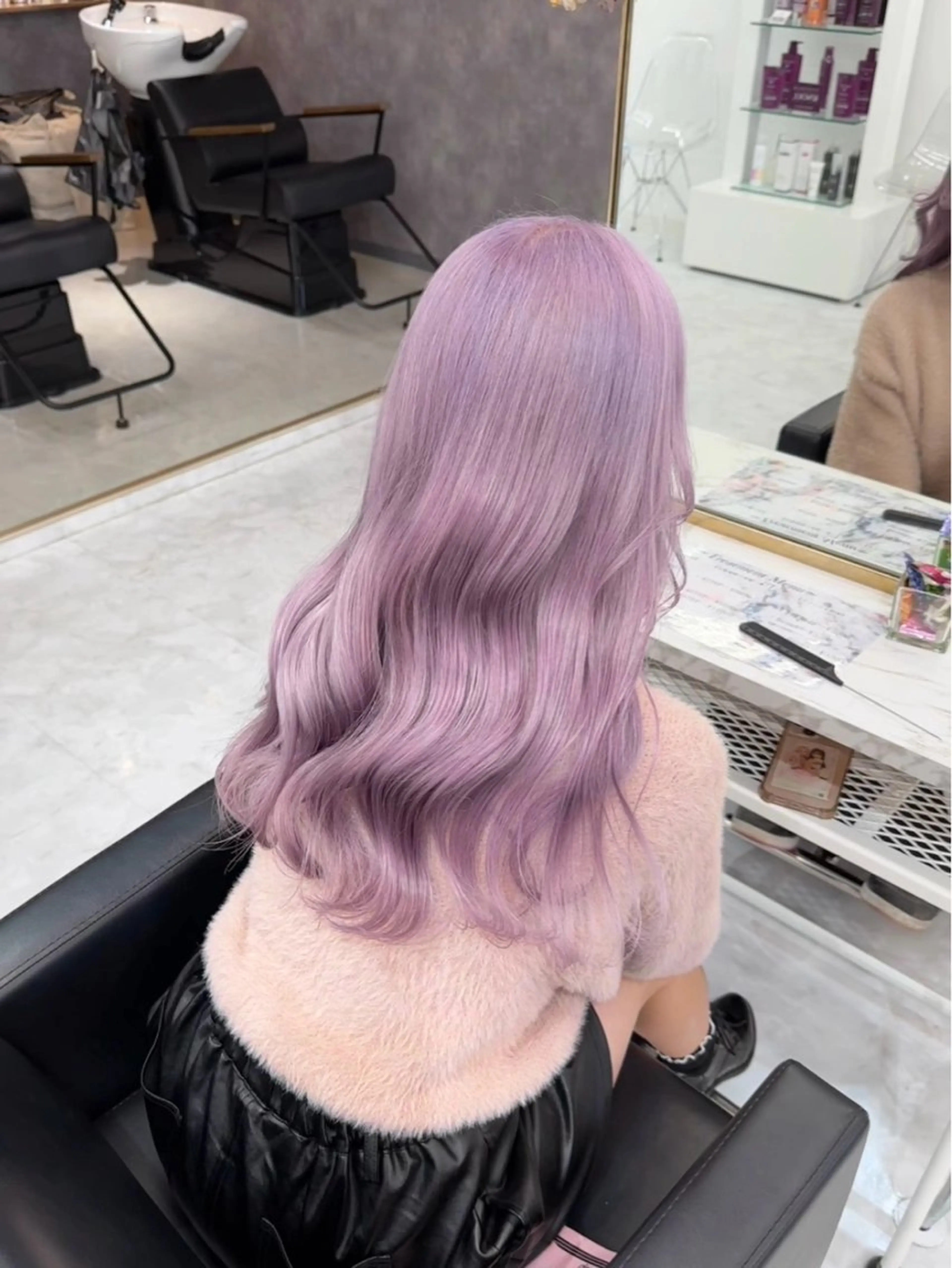 カラー 漆畑 莉奈のヘアスタイル