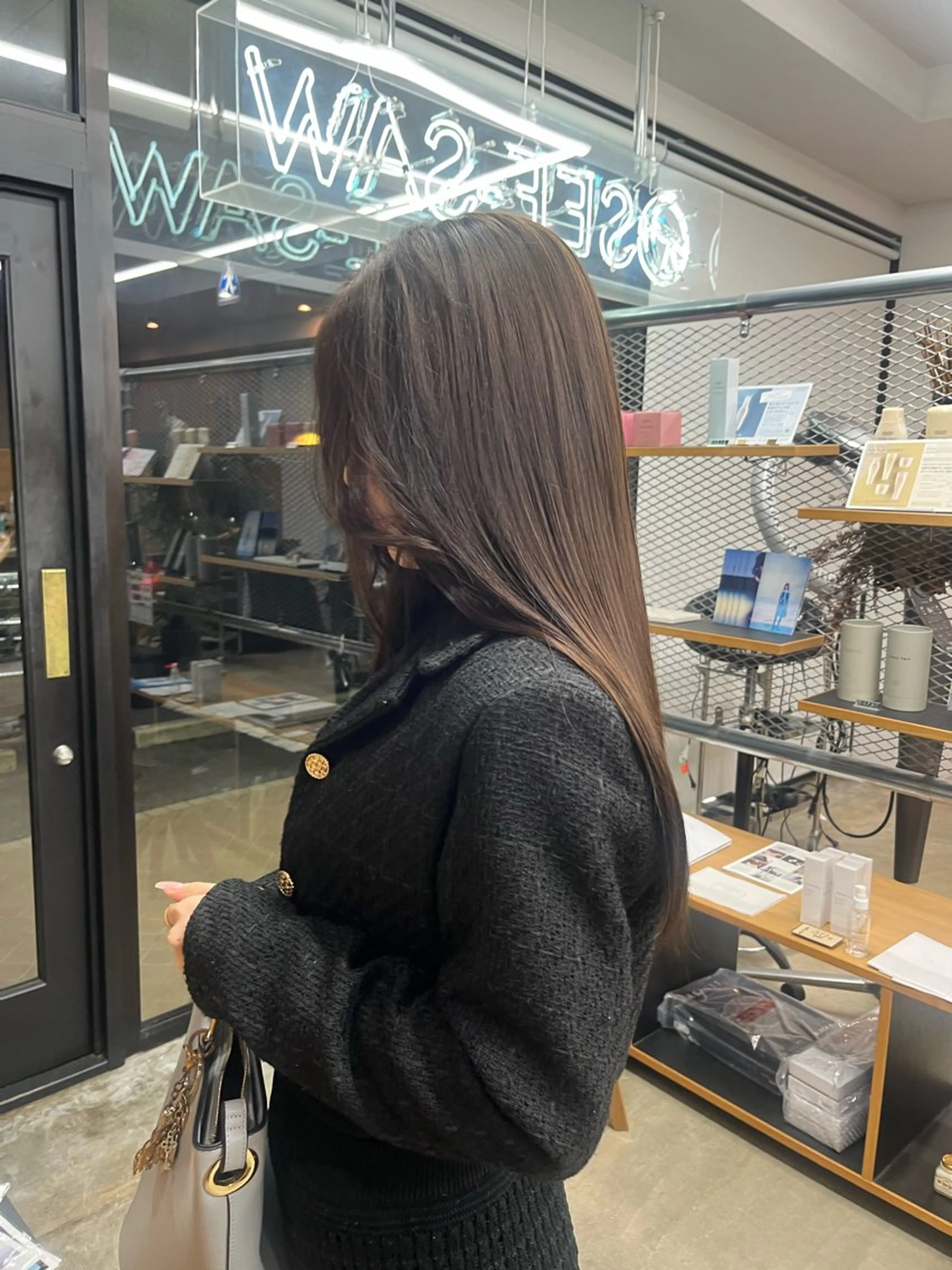 ロング SEE-SAW． MANAKAのヘアスタイル