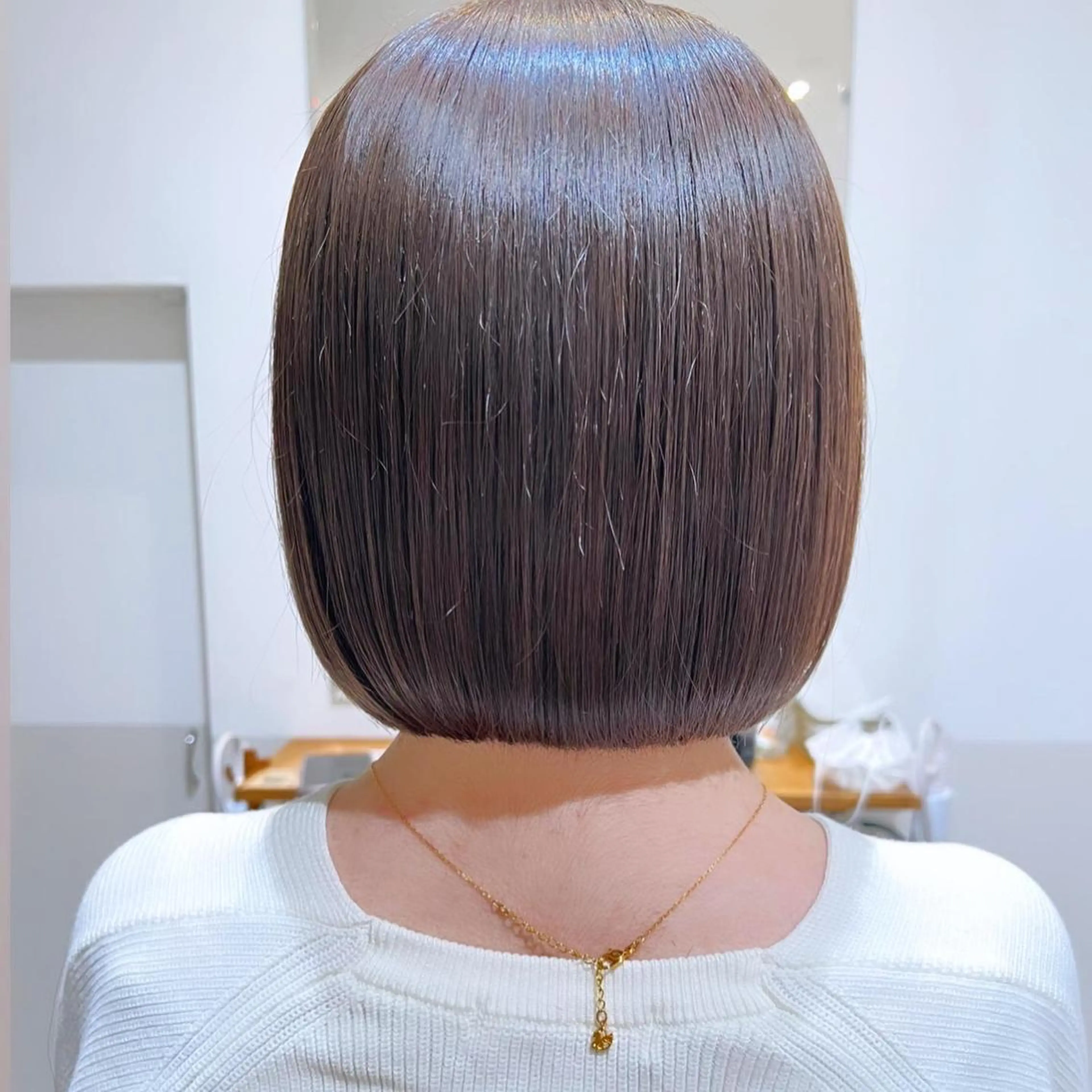 ショート カラー ボブ 顔まわりカラー特化 赤津百合絵のヘアスタイル