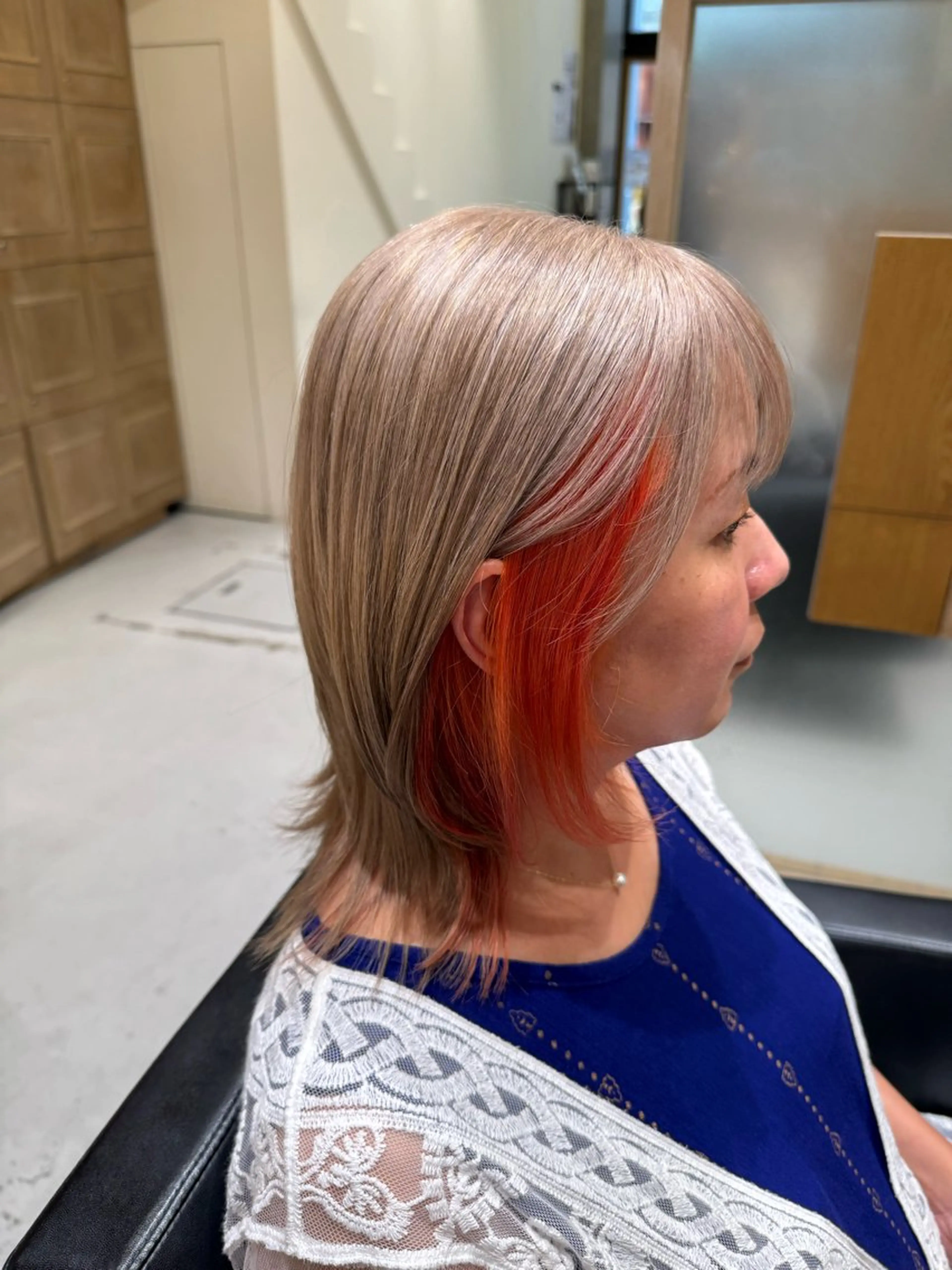 ミディアム カラー カット ヘアカラー トリートメント 透明感カラー/顔周り カット/レイヤーにかのヘアスタイル