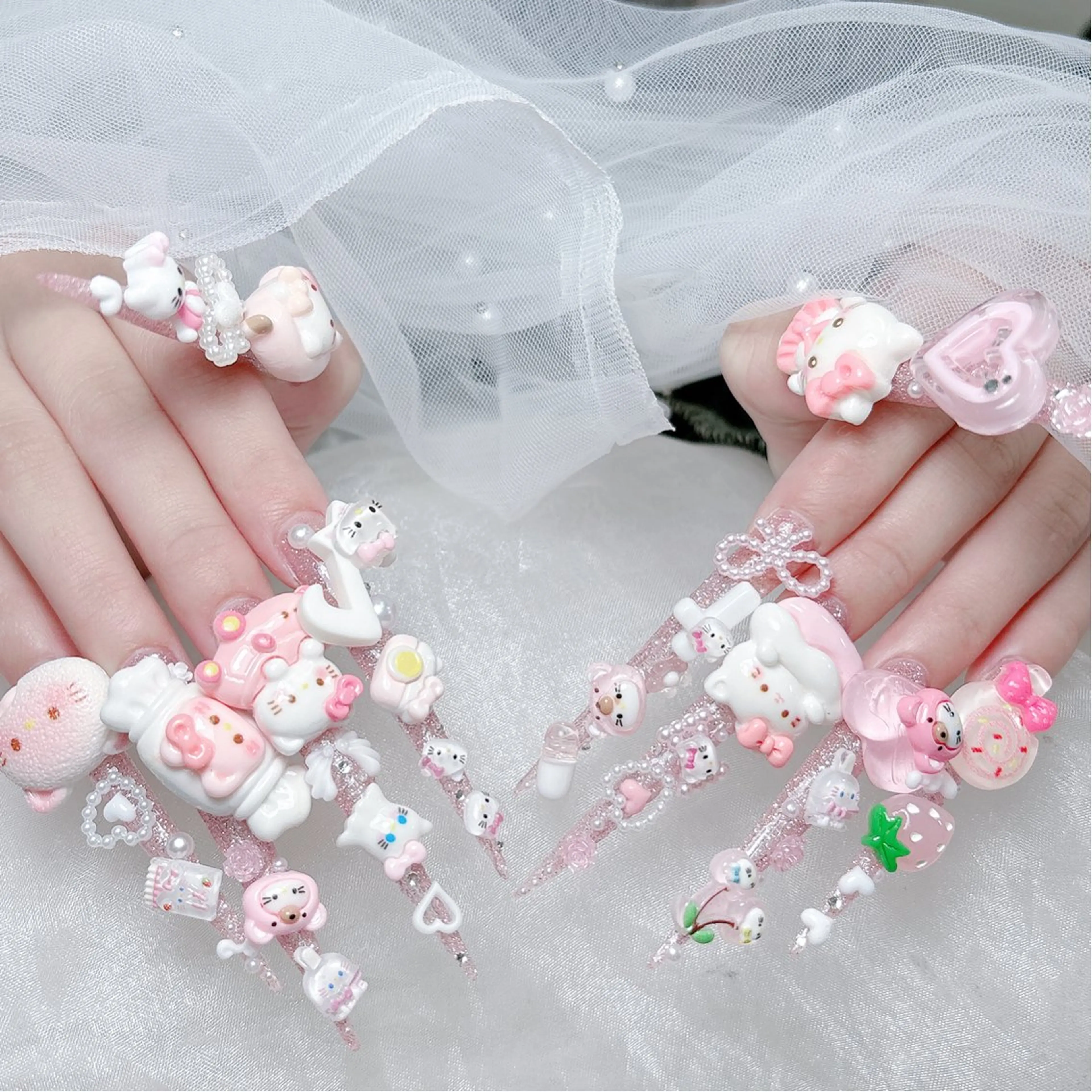 ネイル キラキラネイル スカルプネイル ハンドネイル MoMoA Nail ネイル長さ出し専門店のネイルデザイン