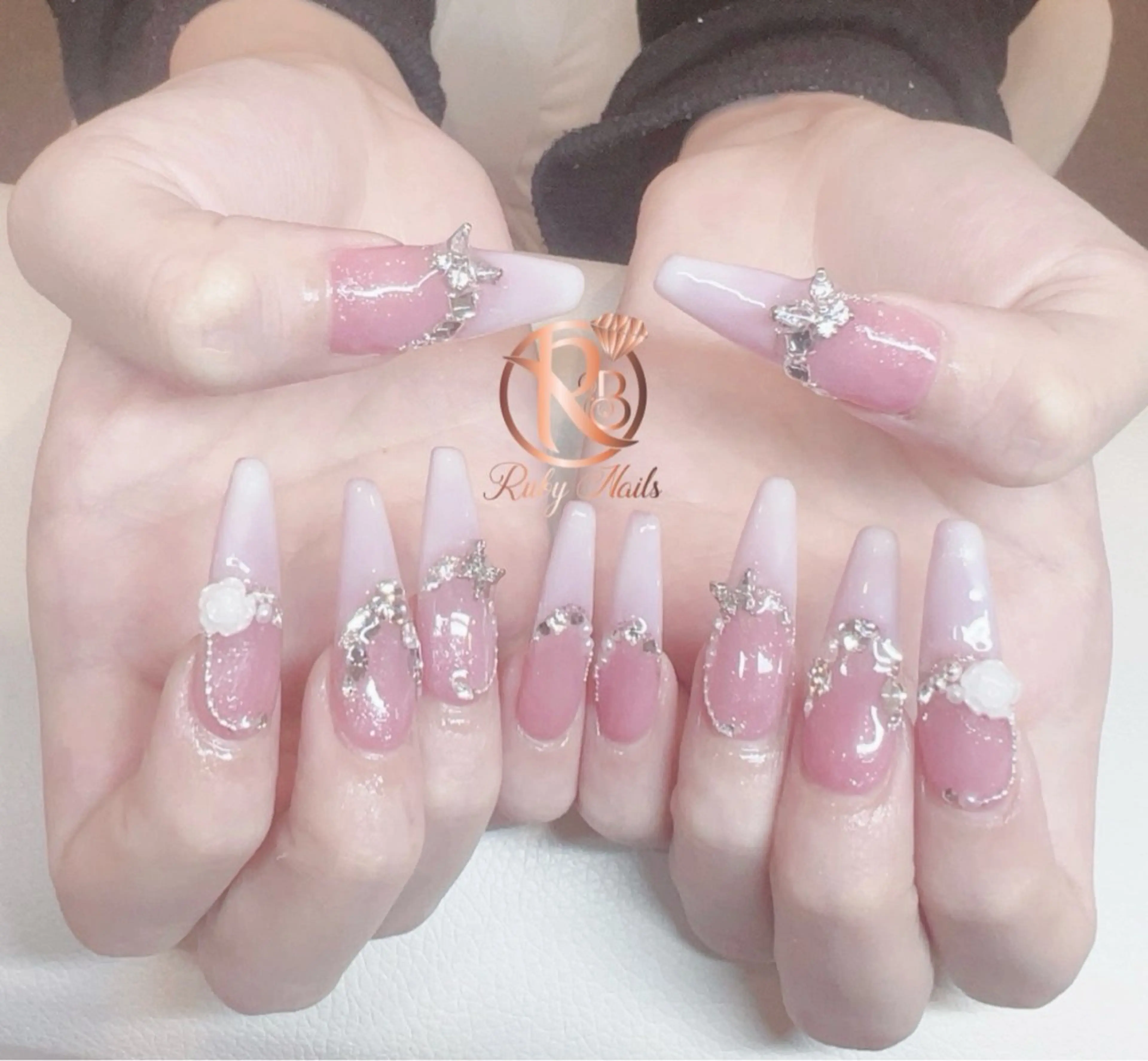 ネイル キラキラネイル マグネットネイル ピンク 春ネイル ハンドネイル RUBY Nail 日暮里店のネイルデザイン