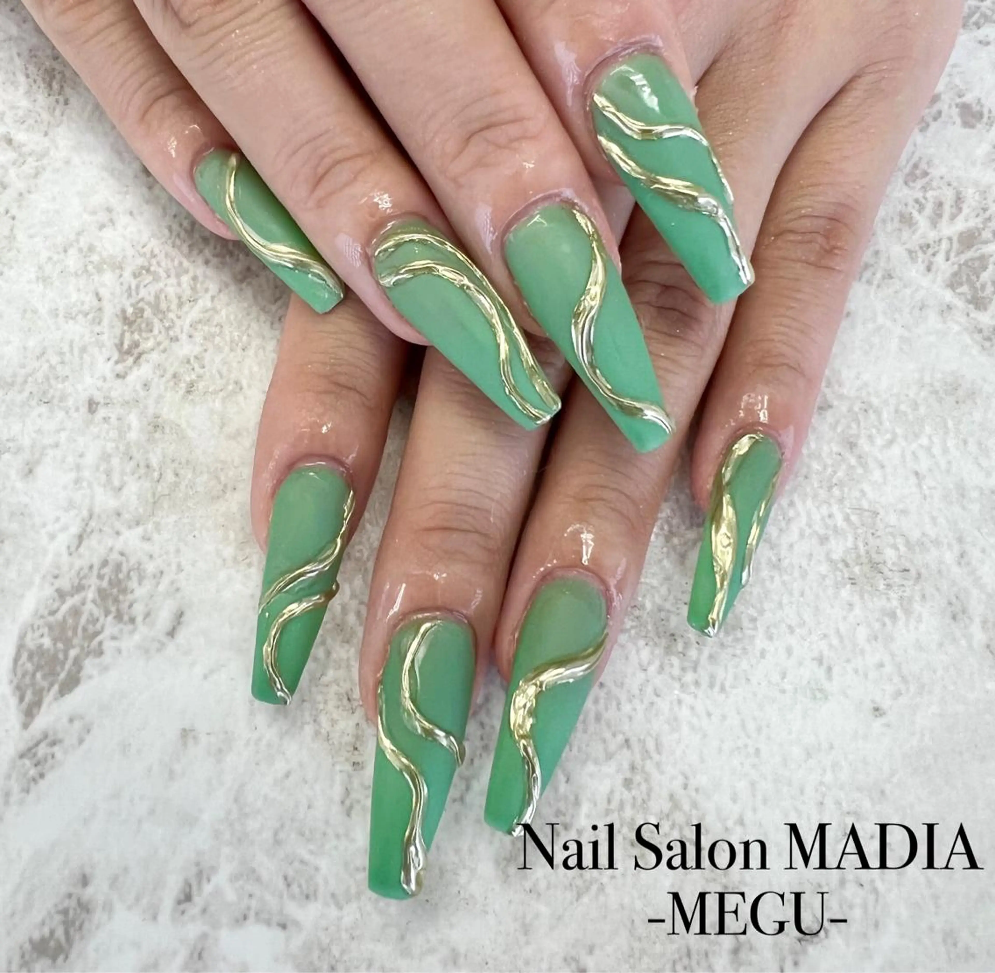 ネイル MADIA藤沢所属・MADIA MEGUのネイルデザイン