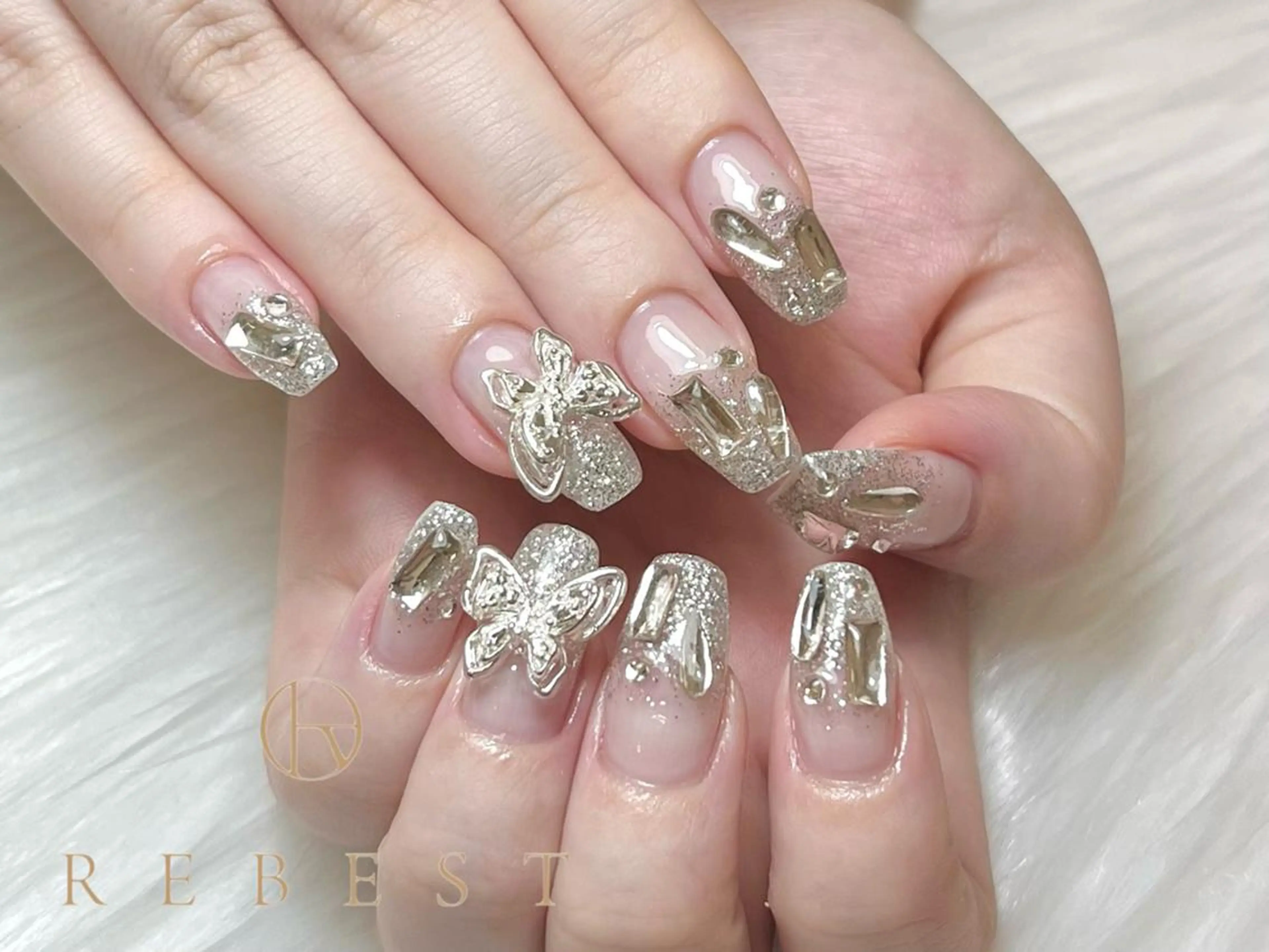 ネイル ❤️💛REBEST 付け放題Nailのネイルデザイン