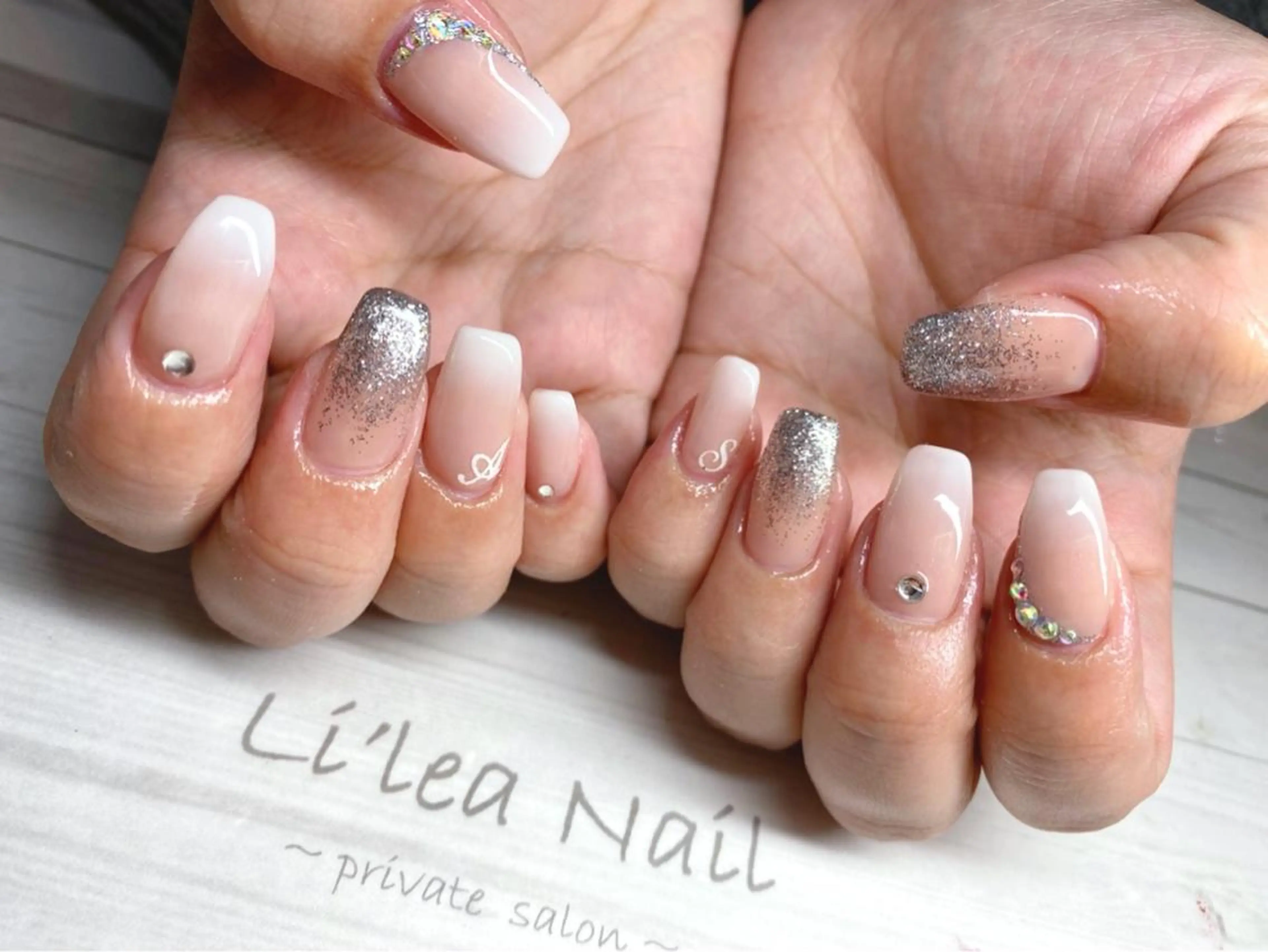 ネイル Li'leaNail AINAのネイルデザイン
