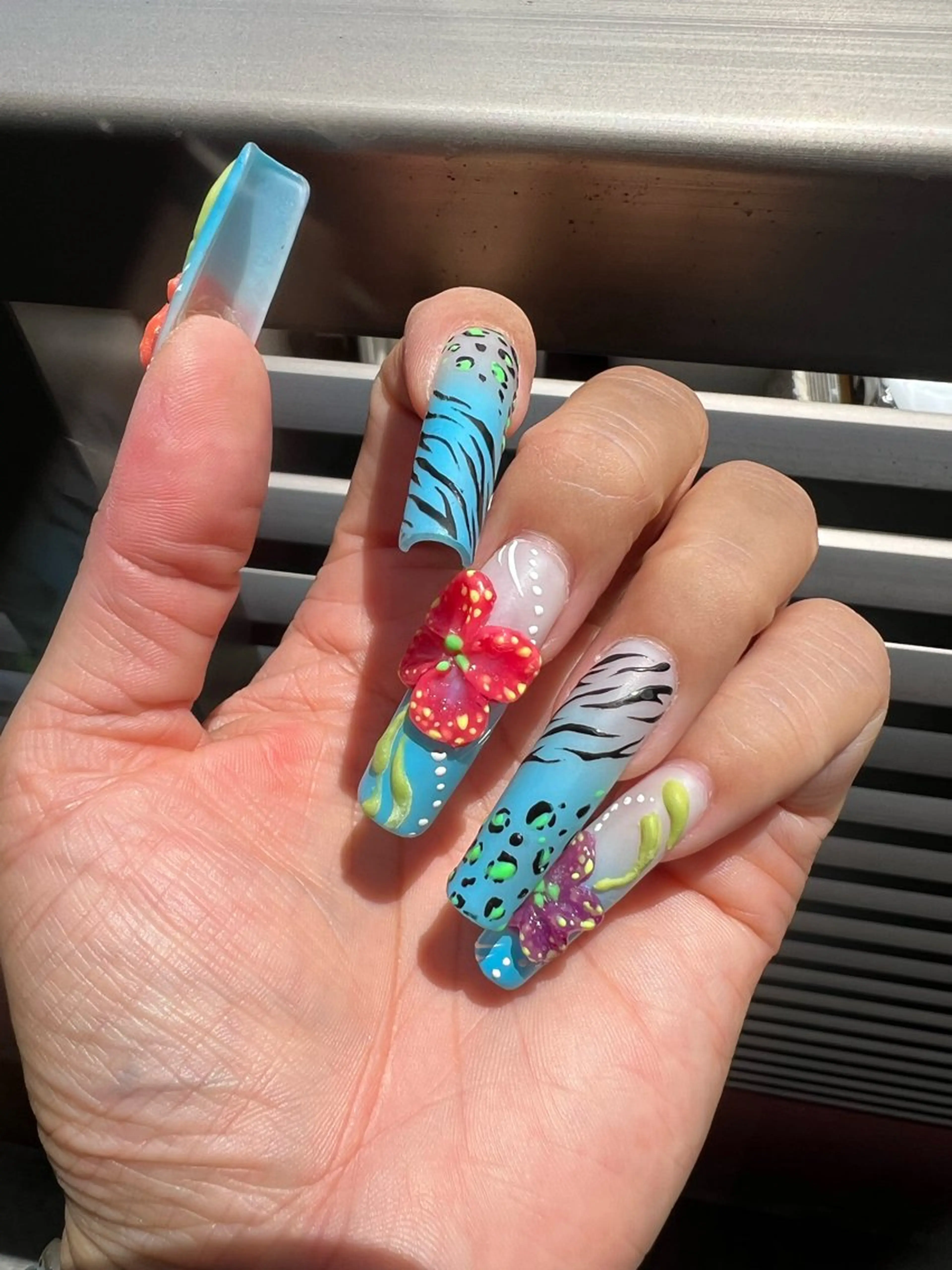 ネイル ジェルネイル ソフトジェル ネイルチップ ハンドネイル NAILSTUDIO401所属・ジェルチップ長さだし 専門ネイルサロンのネイルデザイン