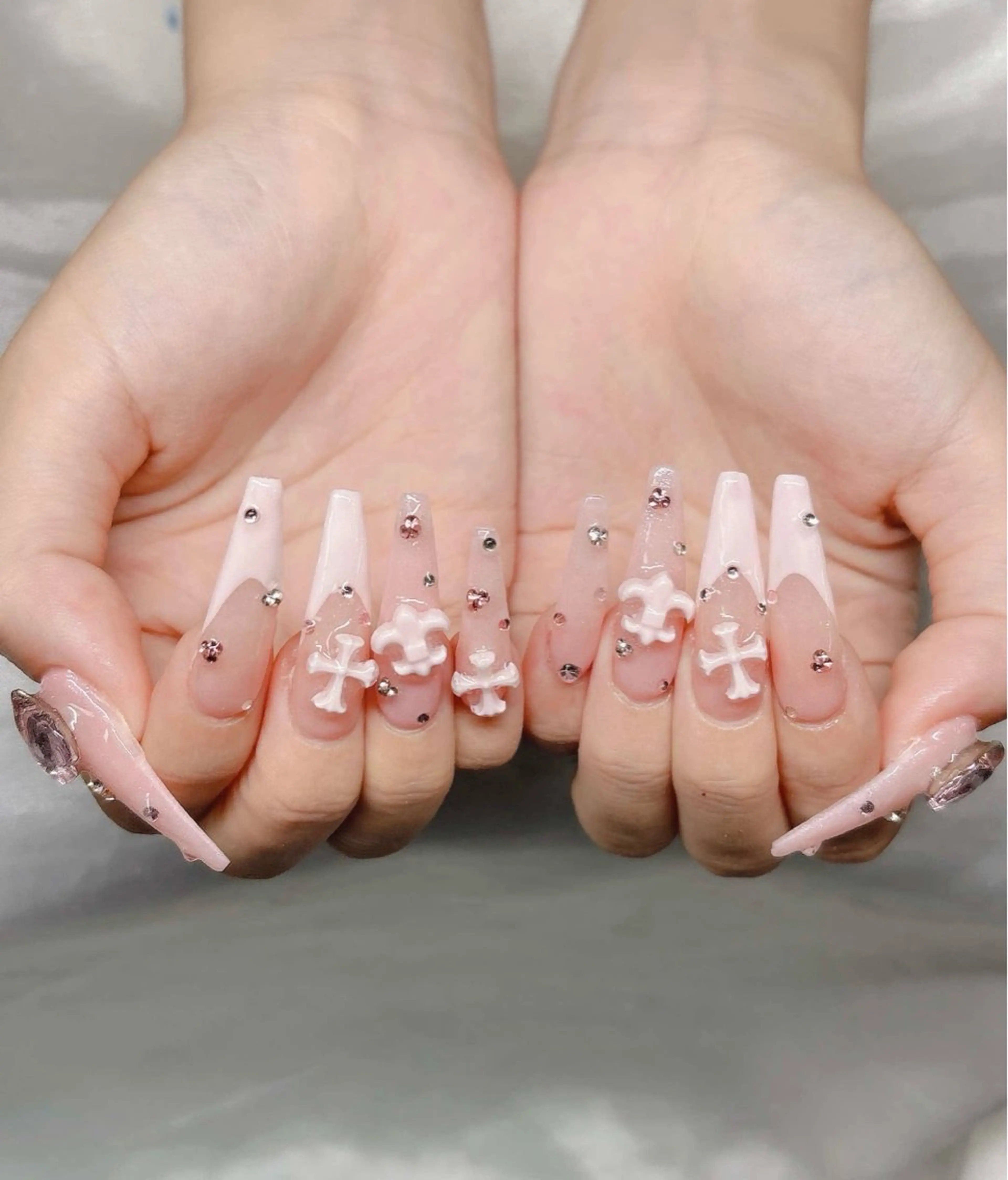 ネイル ハンドネイル Lee Nailsのネイルデザイン