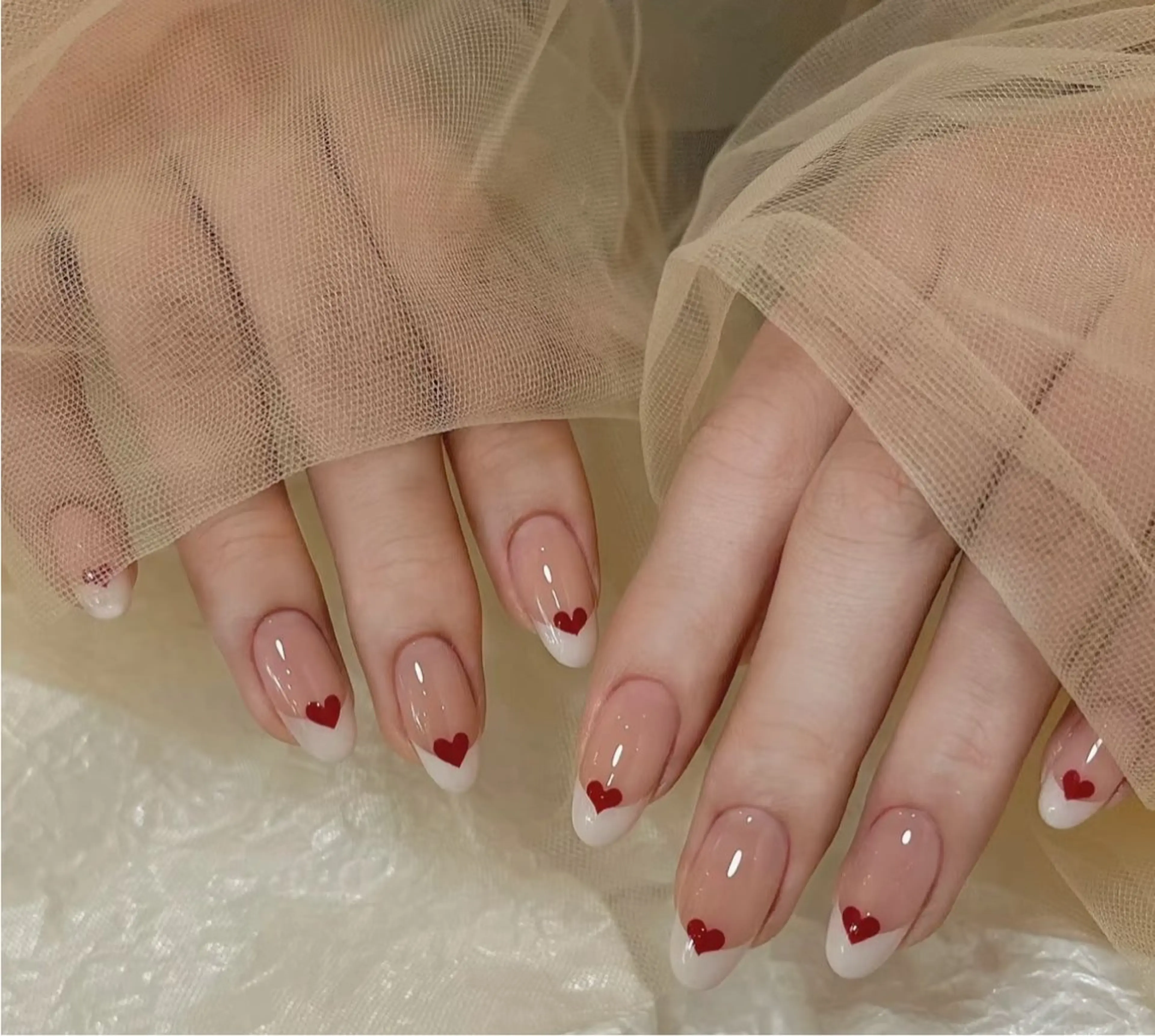 ネイル フレンチネイル グラデーション キラキラネイル 韓国ネイル マグネットネイル ハンドネイル 🎀🎀YooLi Nail Salonのネイルデザイン