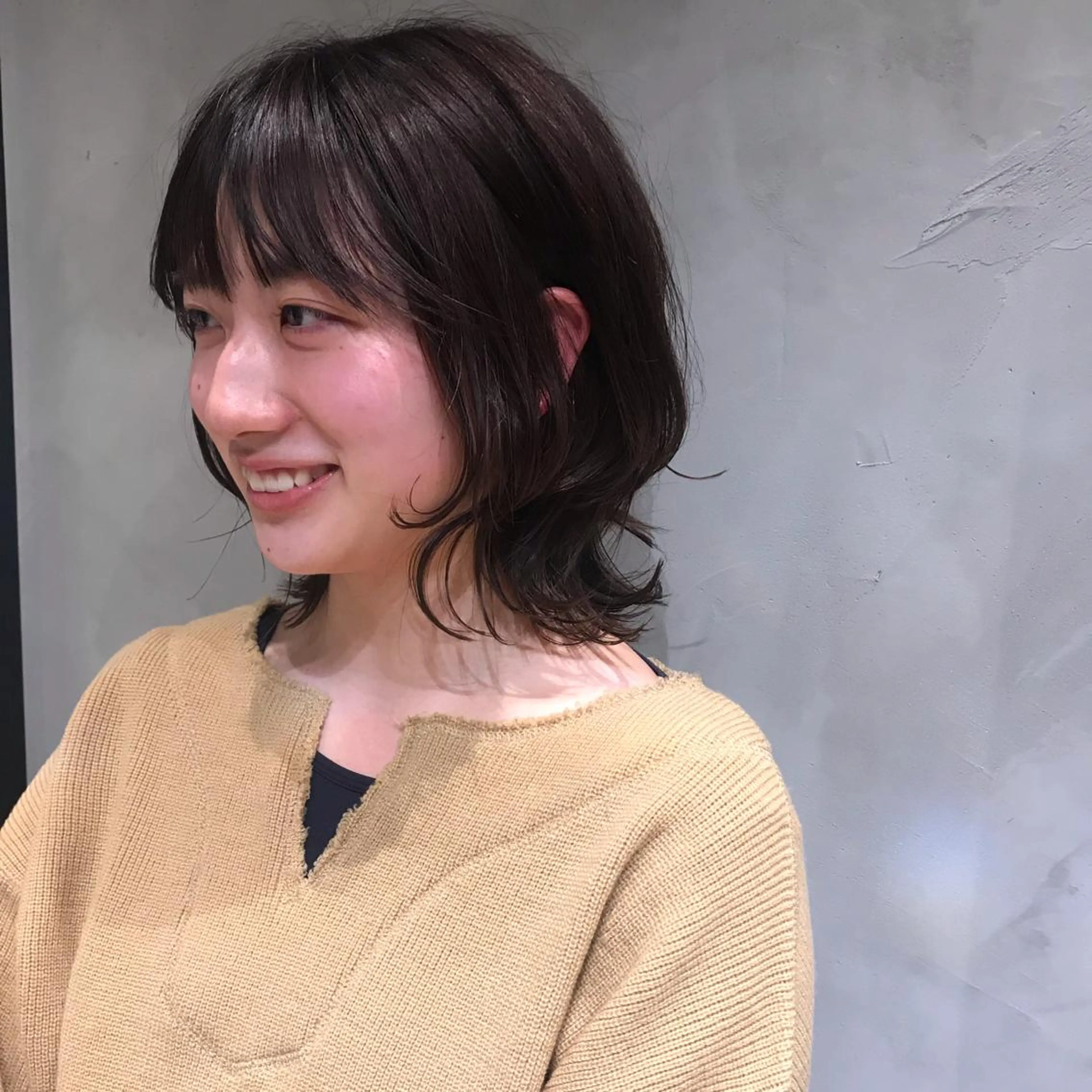 ミディアム レイヤーカット 柔らかブラウン/顔周 りレイヤー♡ユウシのヘアスタイル