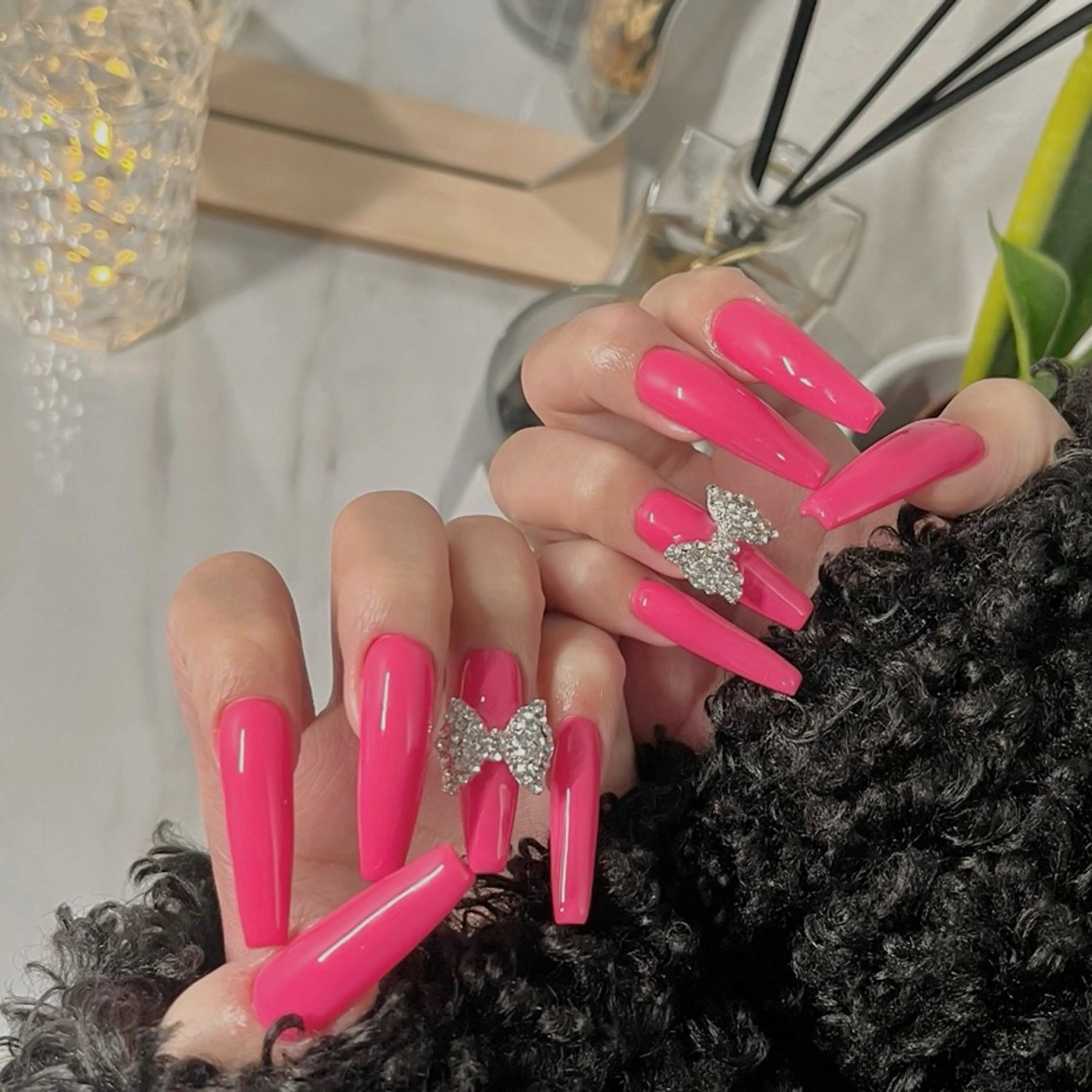 ネイル オーロラネイル フットネイル フレンチネイル ジェルネイル ラメ(グリッター) ハンドネイル NEO Beauty Salon所属・𝐍𝐄𝐎 𝐉𝐔𝐑𝐈のネイルデザイン