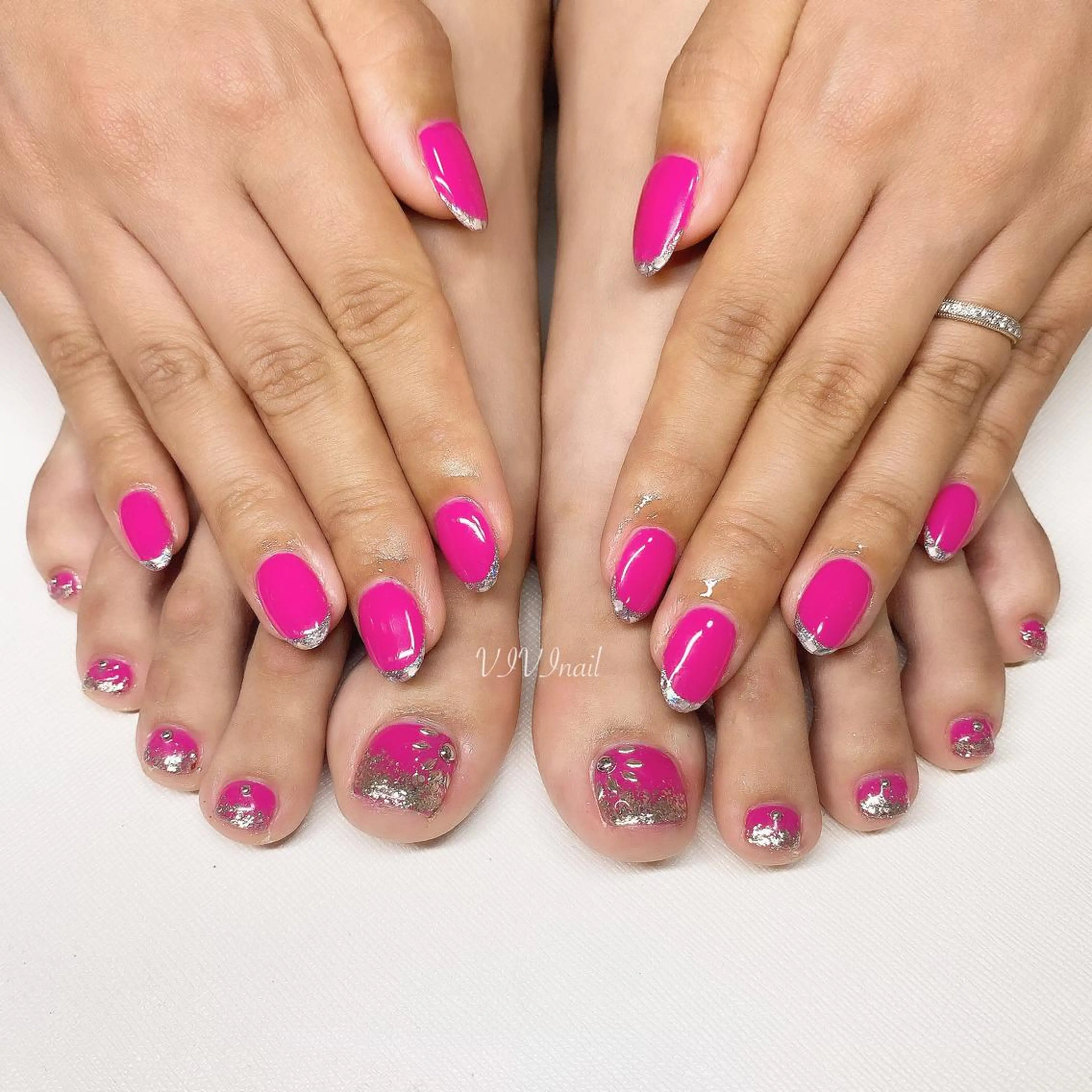 ネイル フットネイル ピンク フットネイル vivi nailのネイルデザイン