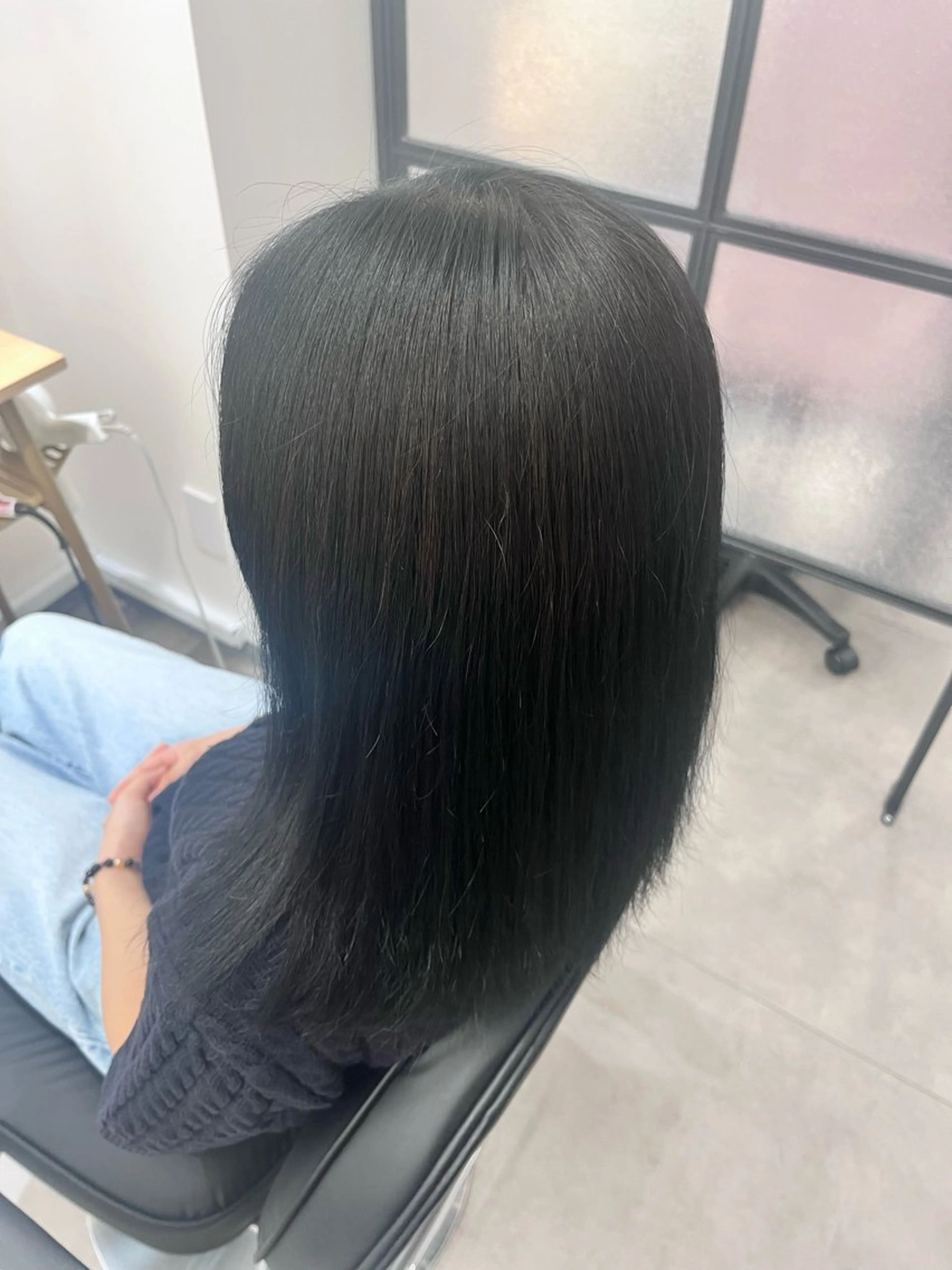 ミディアム カット ヘアカラー TELAHAIR 伊藤 咲里奈のヘアスタイル