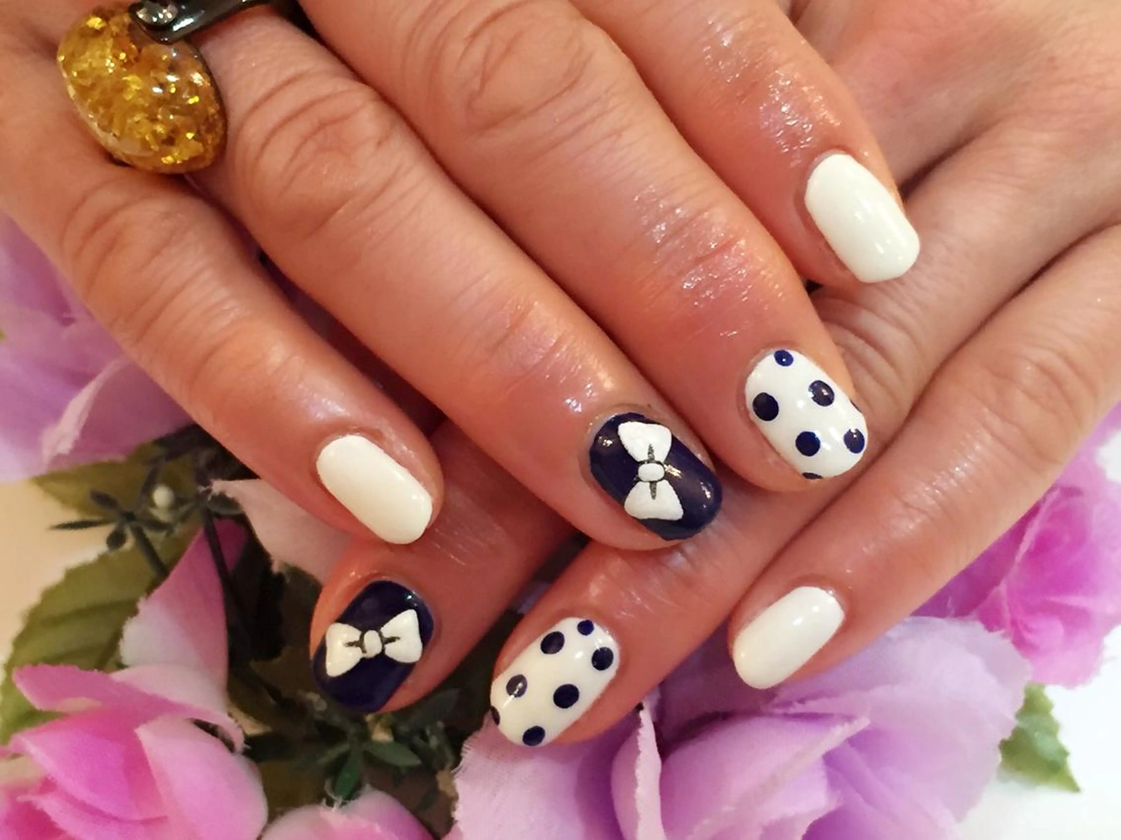 ショート SINCERELY シンシアリー🌈のネイルデザイン