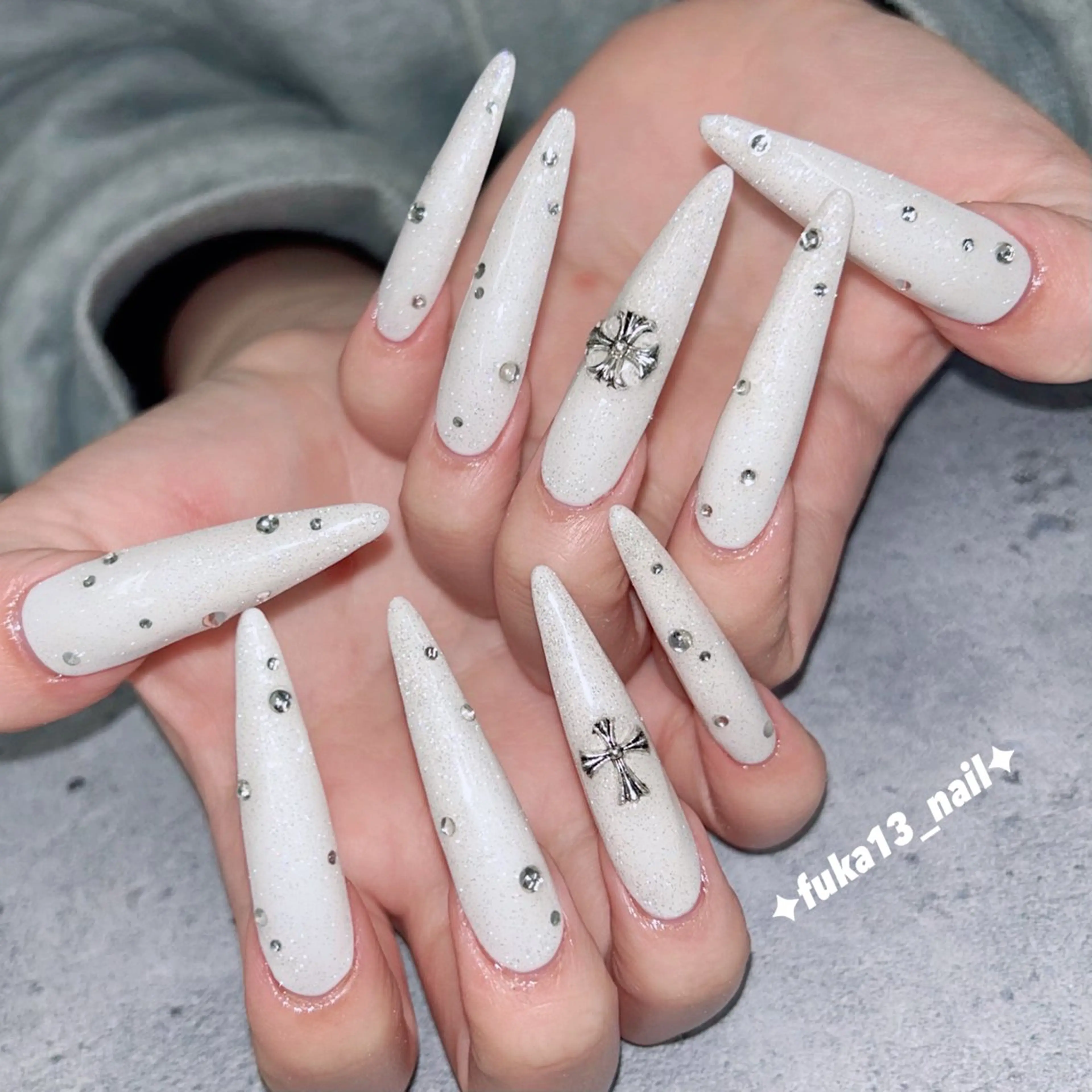 ネイル フラッシュネイル ロングネイル スカルプネイル 冬ネイル ハンドネイル ネイルサロンAnela【アネラ】所属・Nail♡Fuka. /12月予約受付中のネイルデザイン