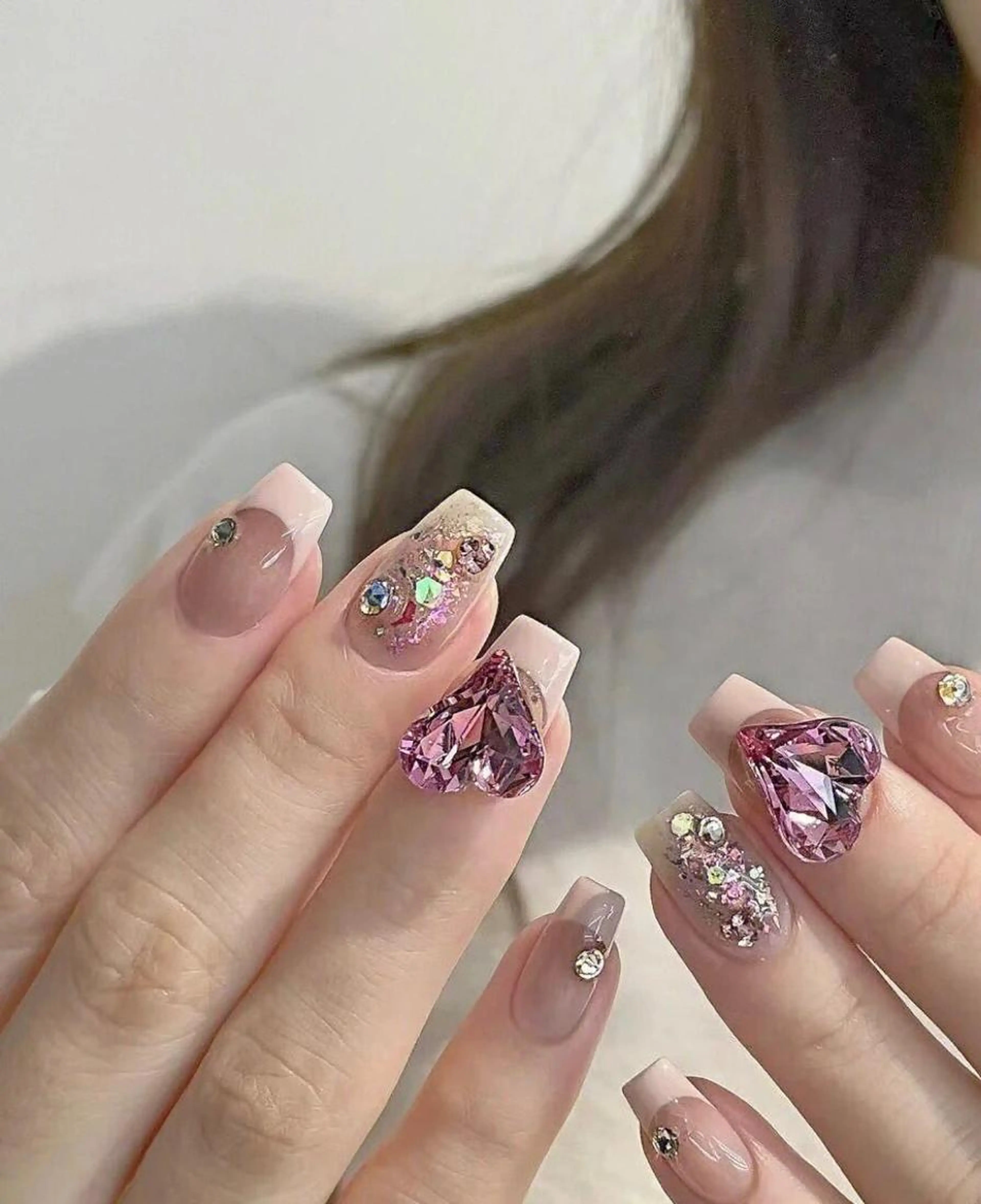 大人気✨チップスカルプ長さ出し＋持ち込みデザイン🆗2本ストーン/パーツをのせ放題☆【初回ソフトジェルオフ無料】の写真