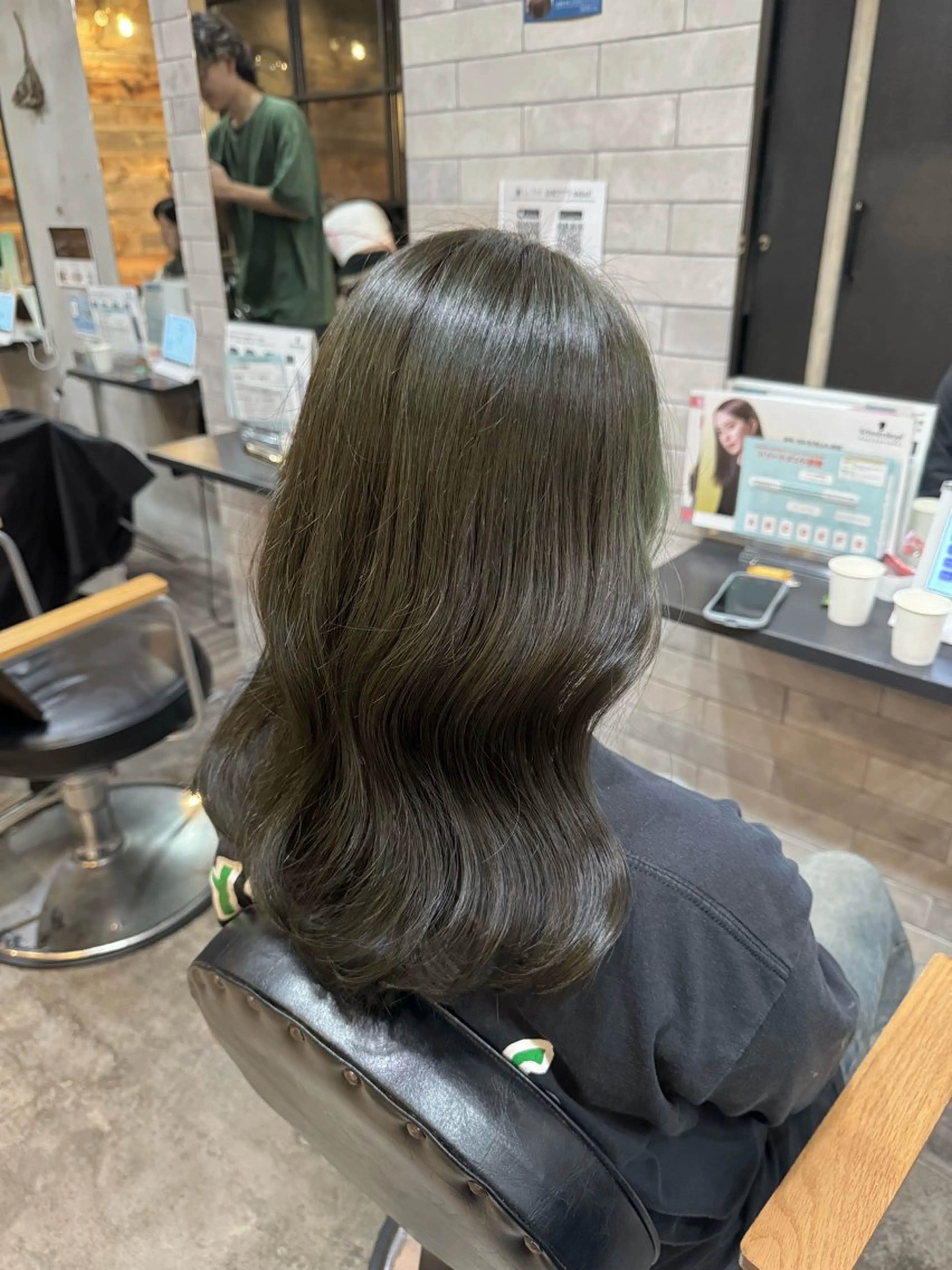 ダメージレスダブル透明感カラー+カット+コラーゲントリートメントの写真