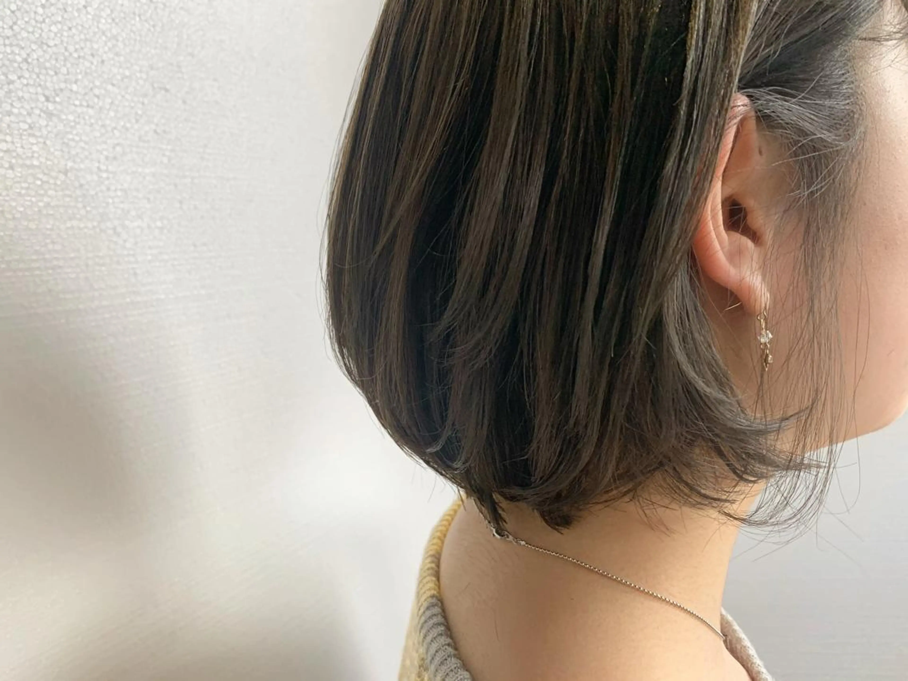 ショート カラー ベージュカラー カット ヘアカラー トリートメント 【Uneユヌ】菊地 春那のヘアスタイル