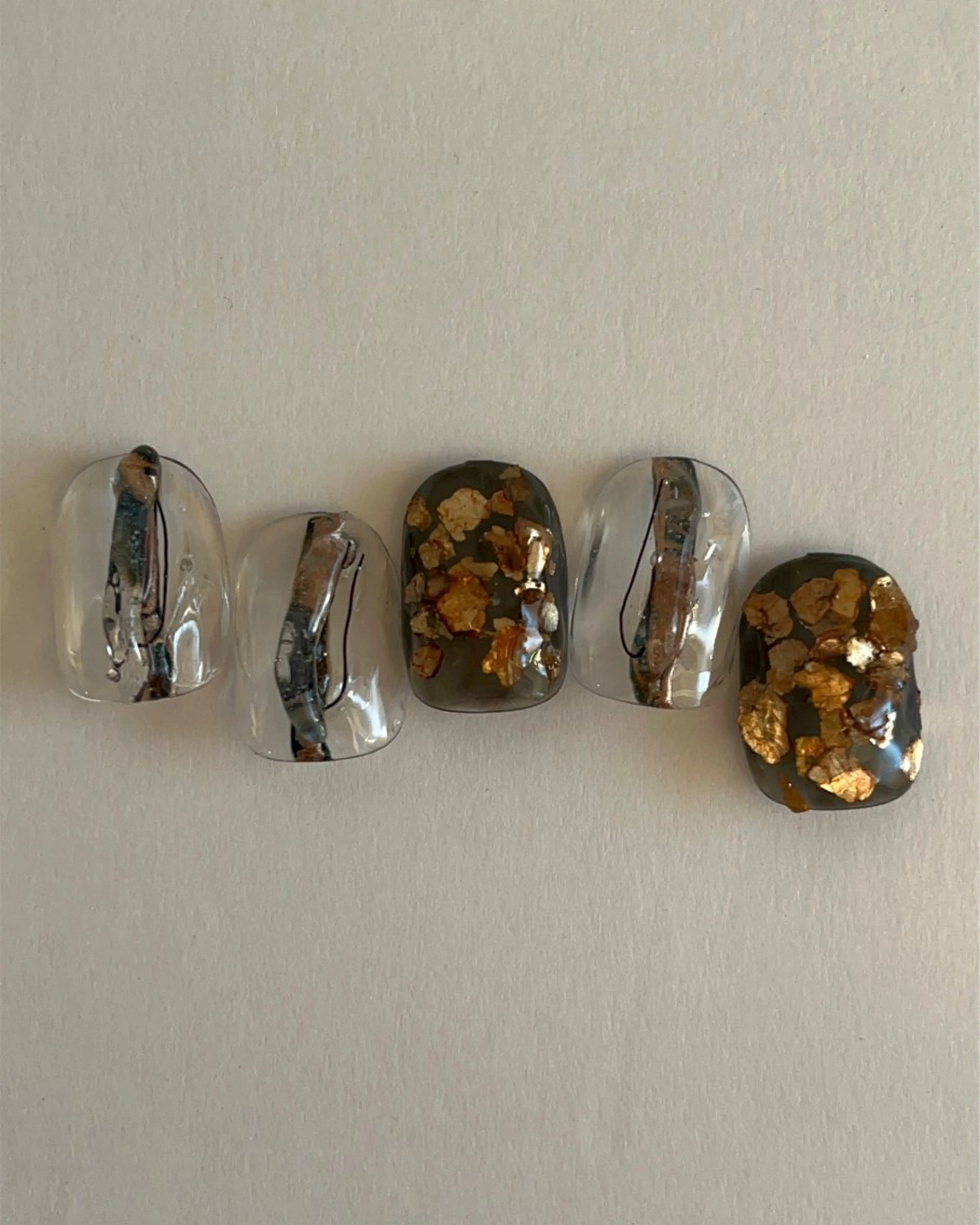 ネイル アートネイル ニュアンスネイル ぷっくりネイル ハンドネイル une／YUKINA 🫧大人nuanceのネイルデザイン