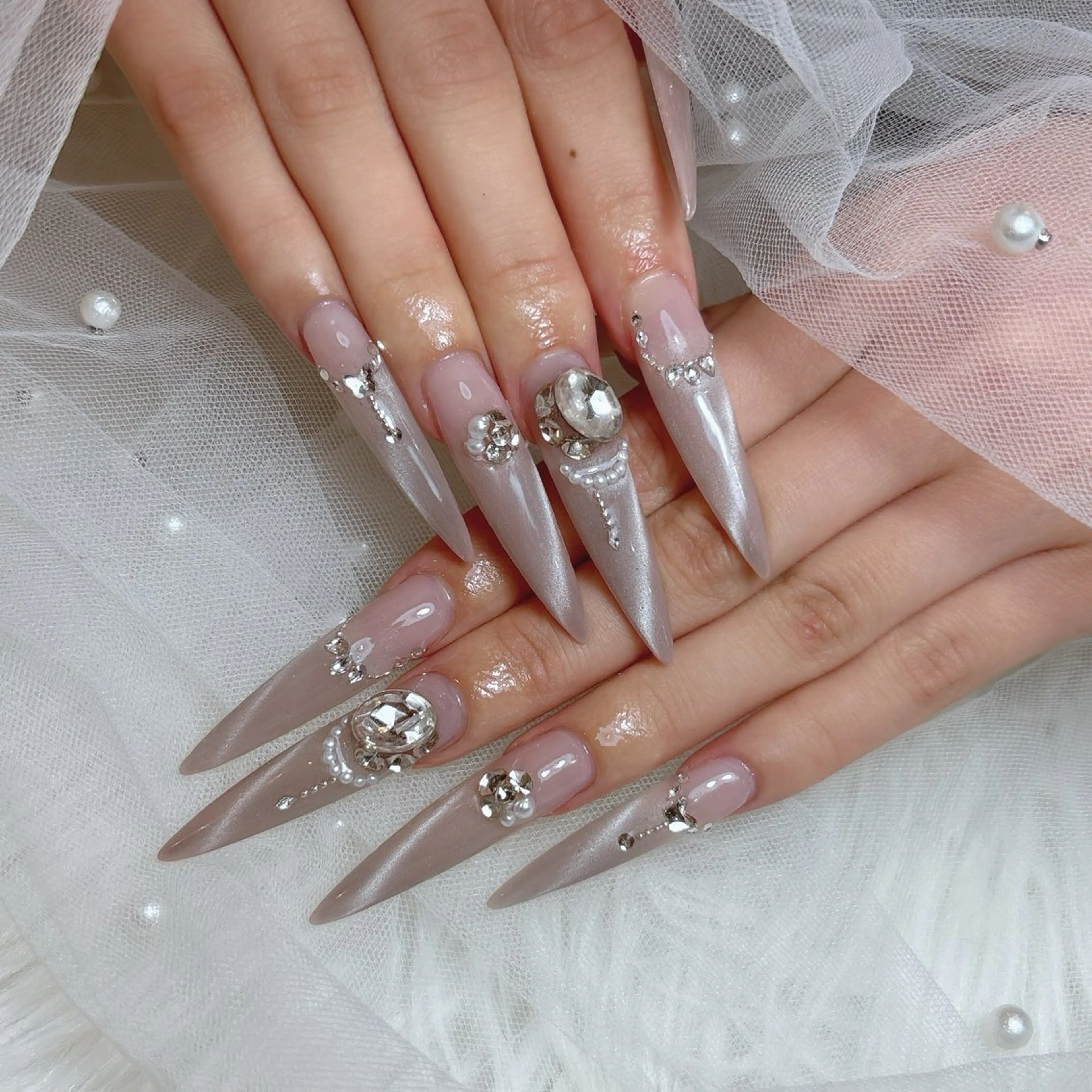 ロング ハンドネイル Chiin Nailのネイルデザイン