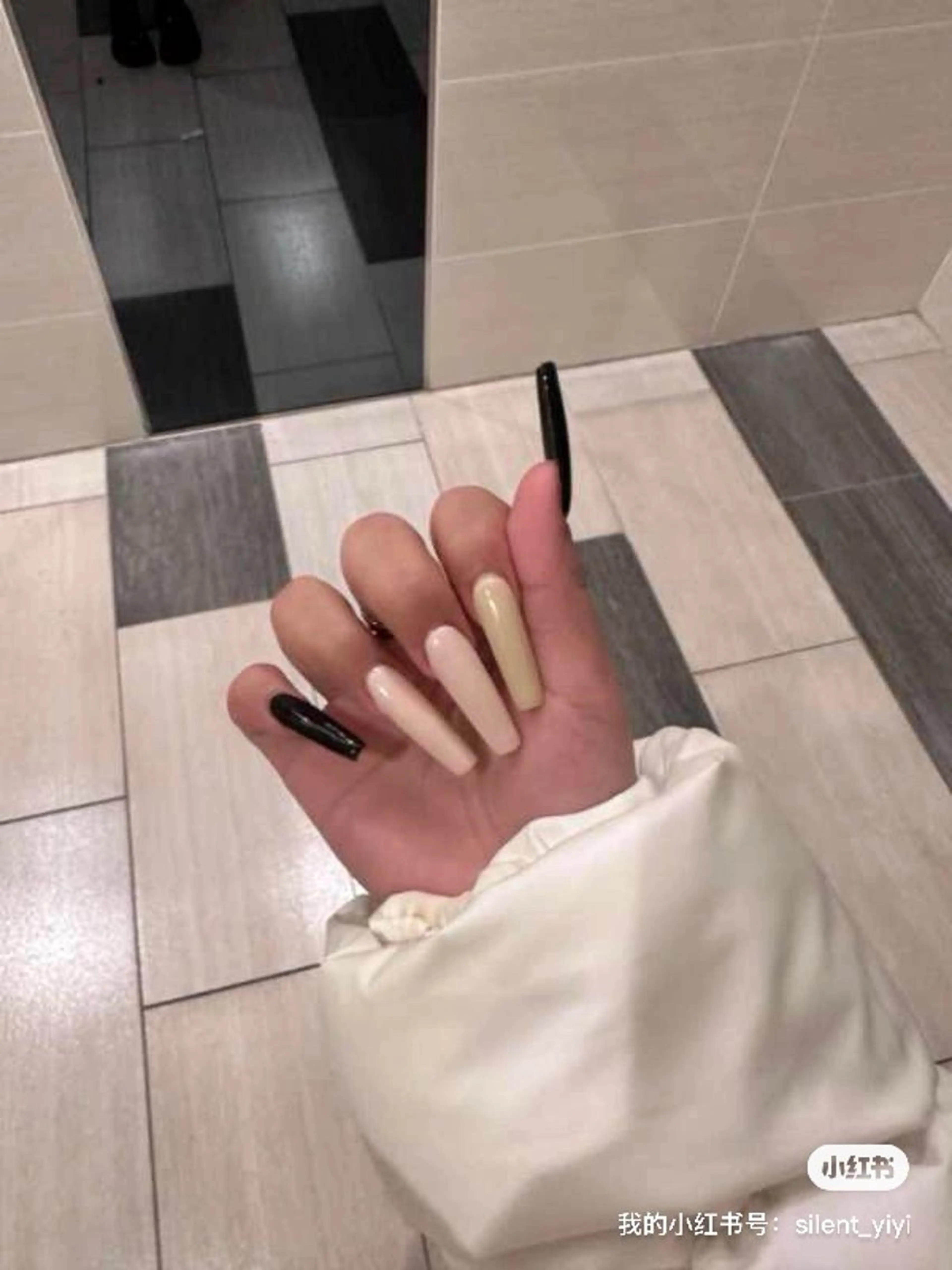 ネイル XIXI 🦁のネイルデザイン