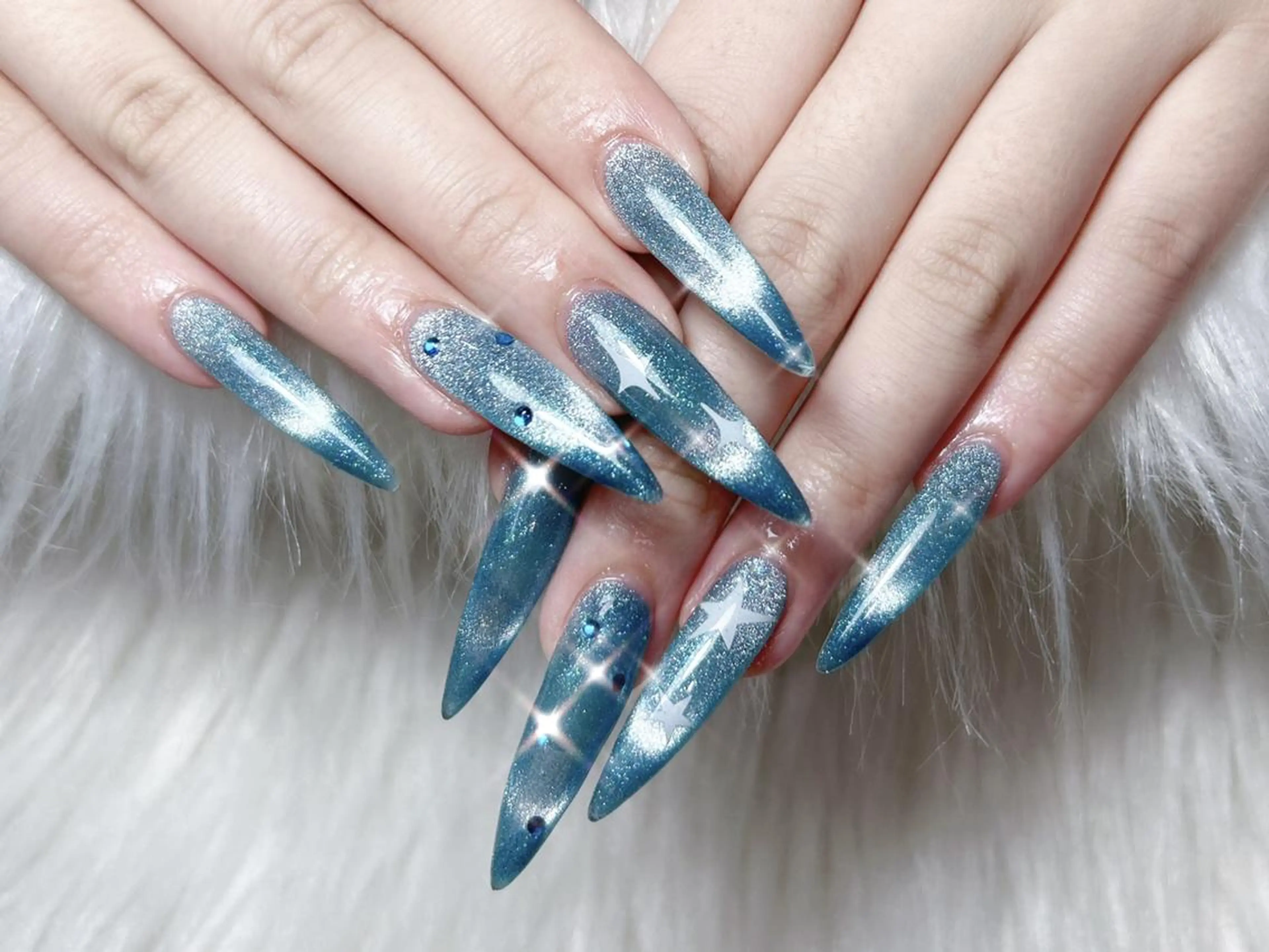 ネイル 🎀まゆ 🪽🐾のネイルデザイン