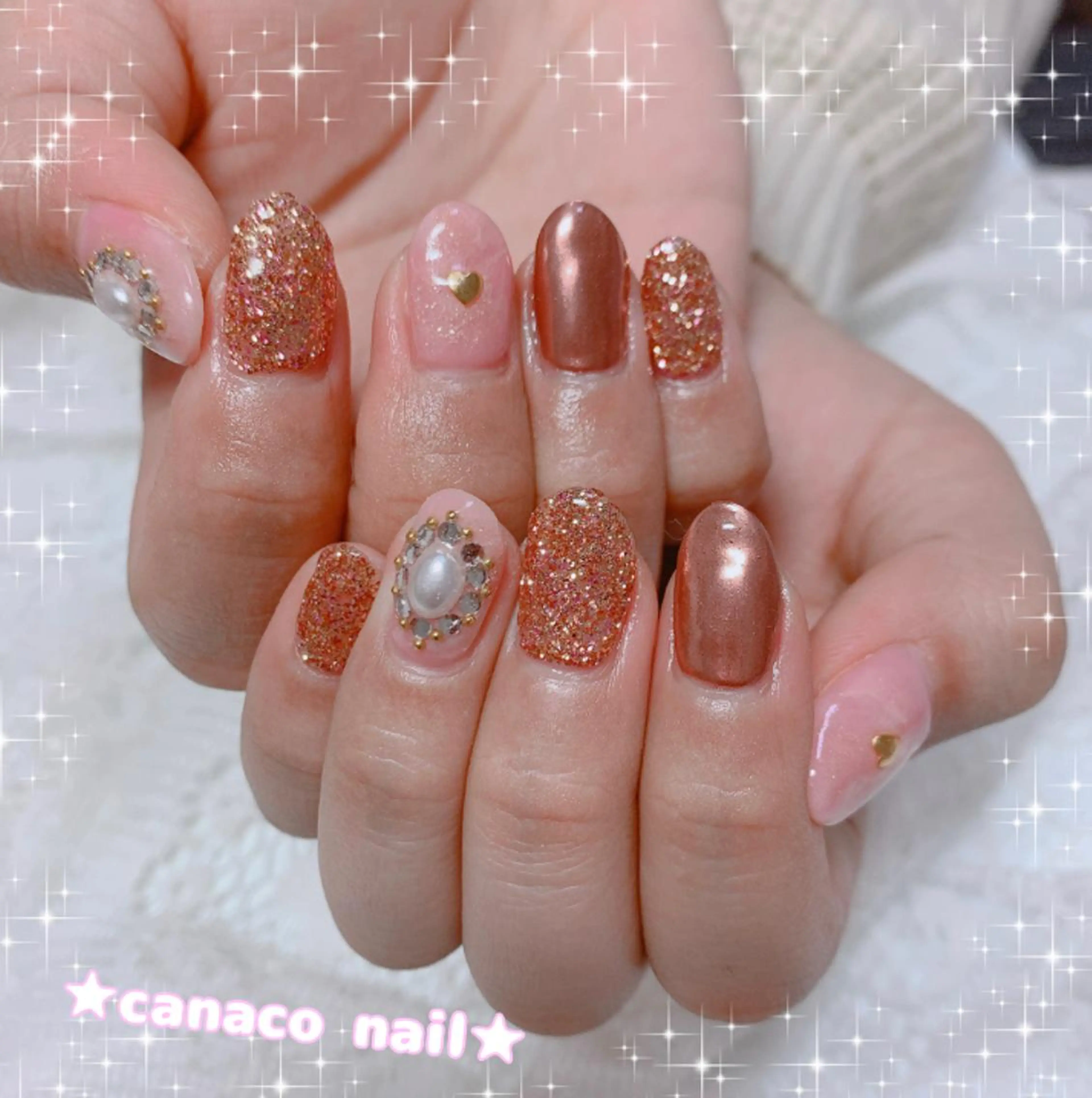 ネイル ゴールド ミラーネイル ピンク ストーンネイル Felice所属・ベテランネイル cnc  nailのネイルデザイン