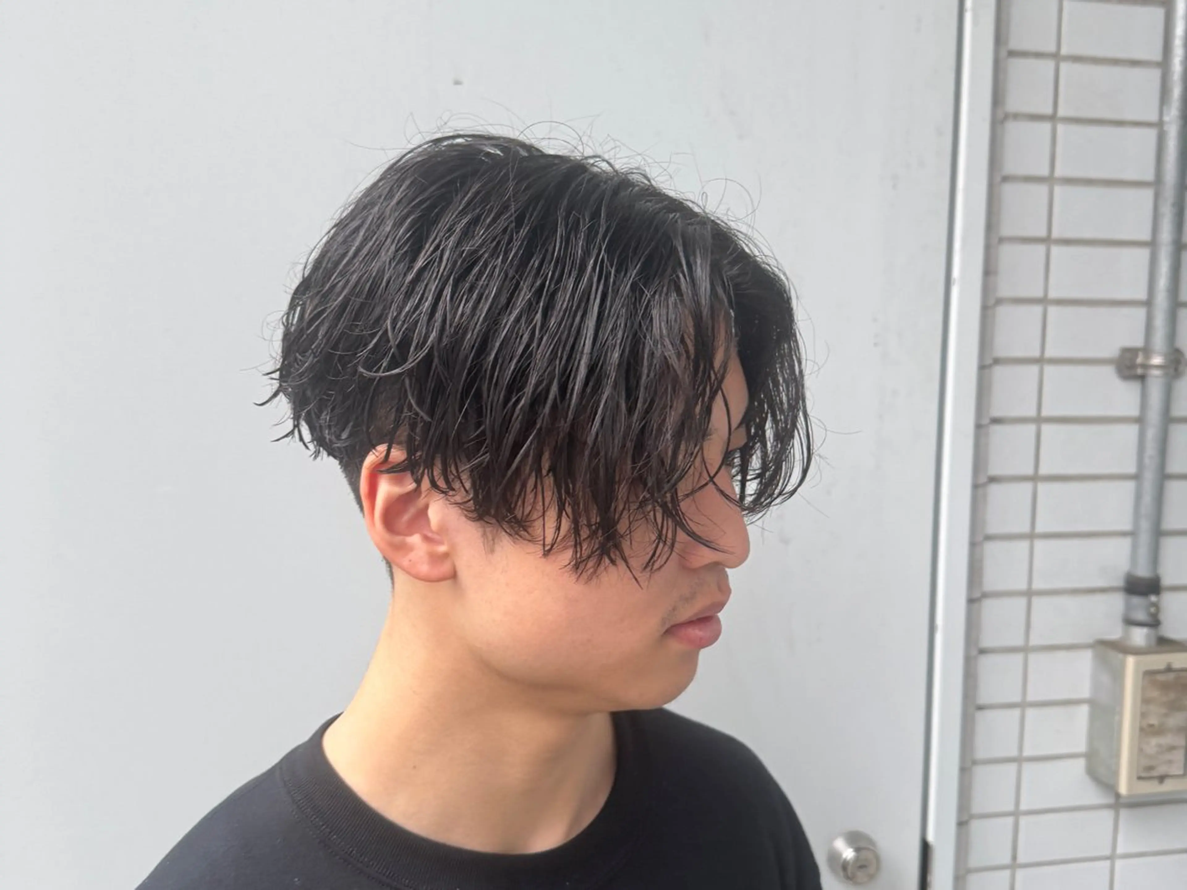 ショート パーマ メンズ センターパート メンズパーマ メンズ特化/ センターパート/八谷のヘアスタイル
