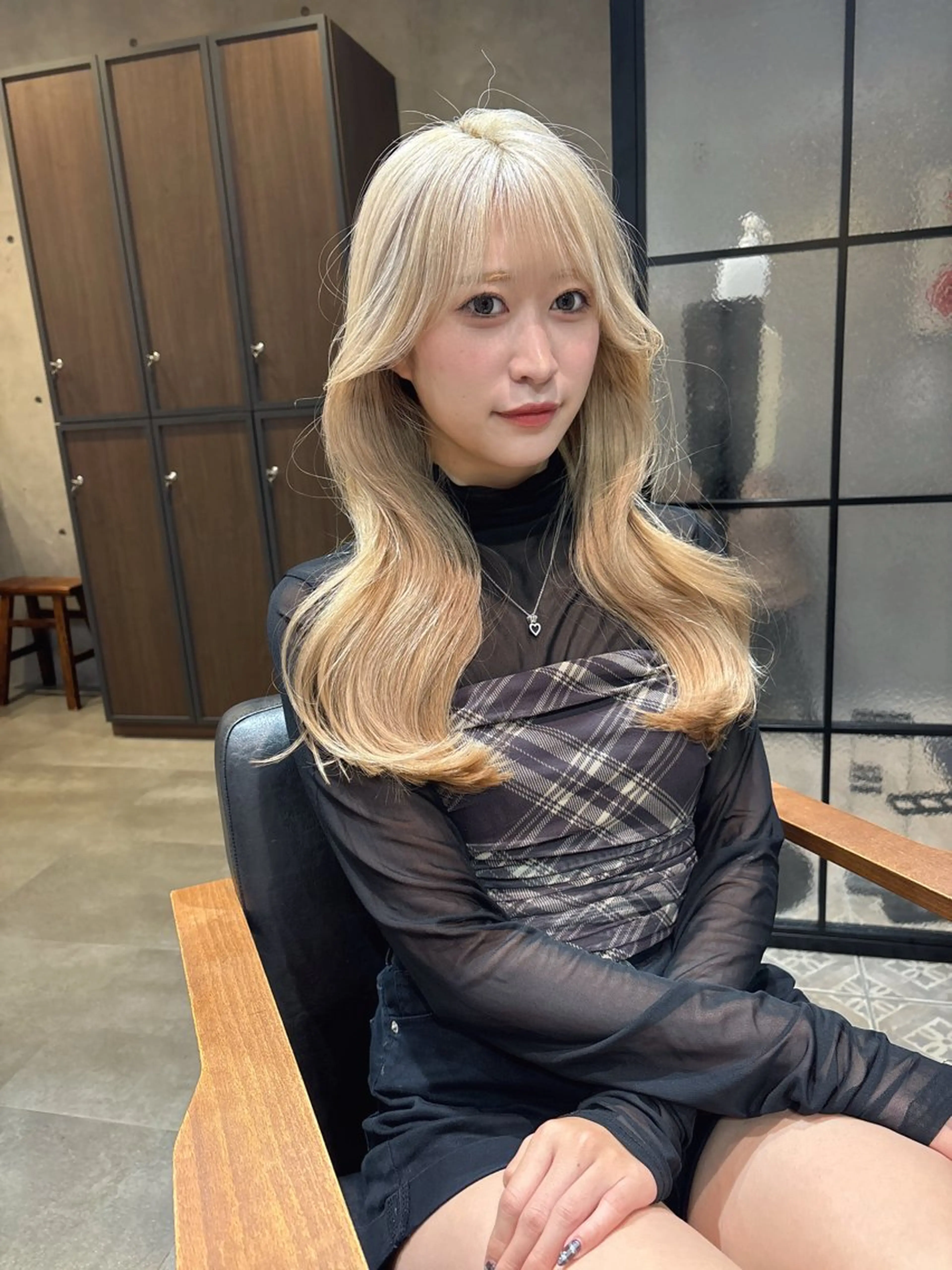 ロング カラー ブロンド カット ヘアカラー トリートメント レイヤーカット /透明感/千葉怜寿のヘアスタイル