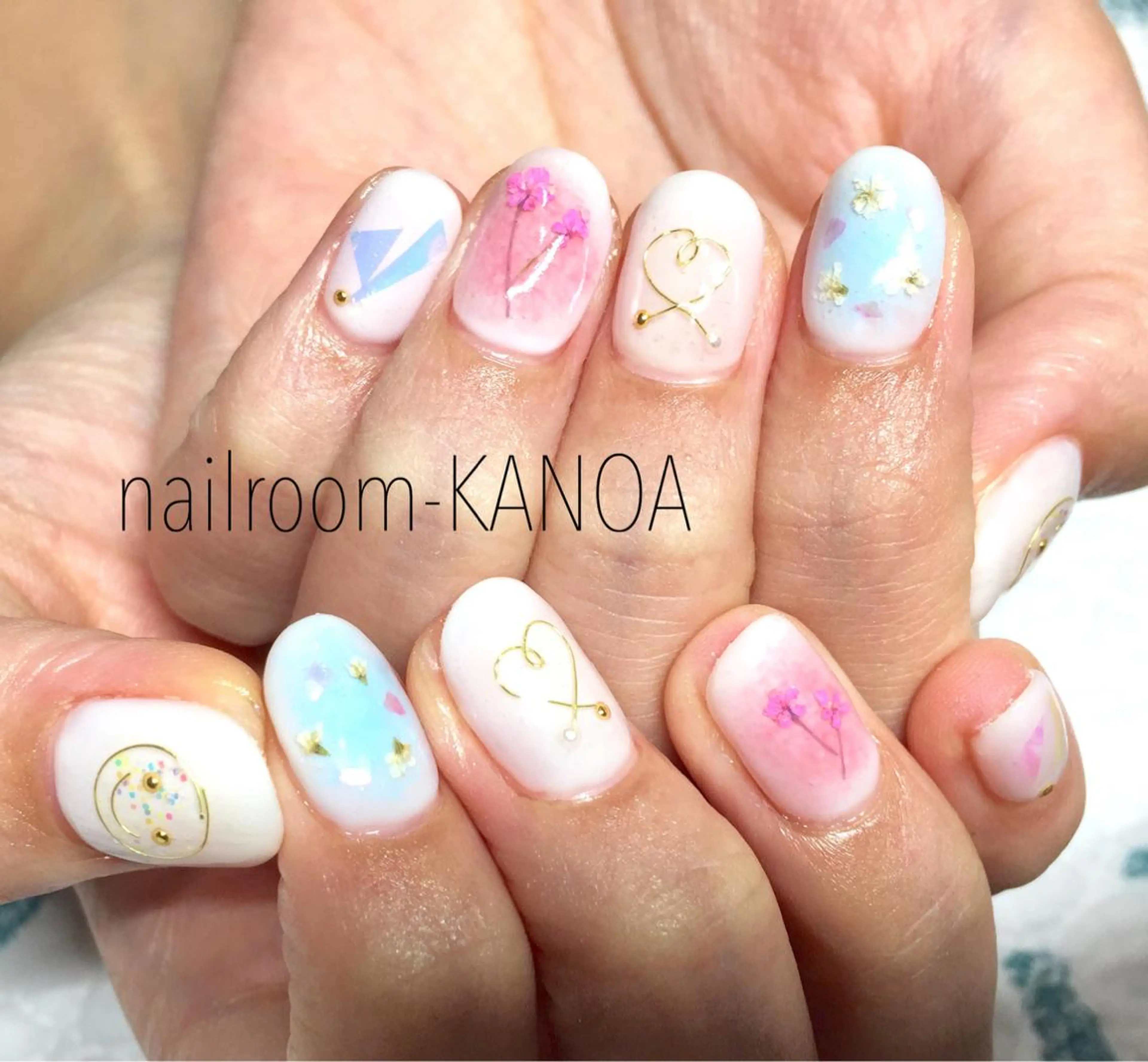 ミディアム ネイル チークネイル nailroom- KANOAのネイルデザイン