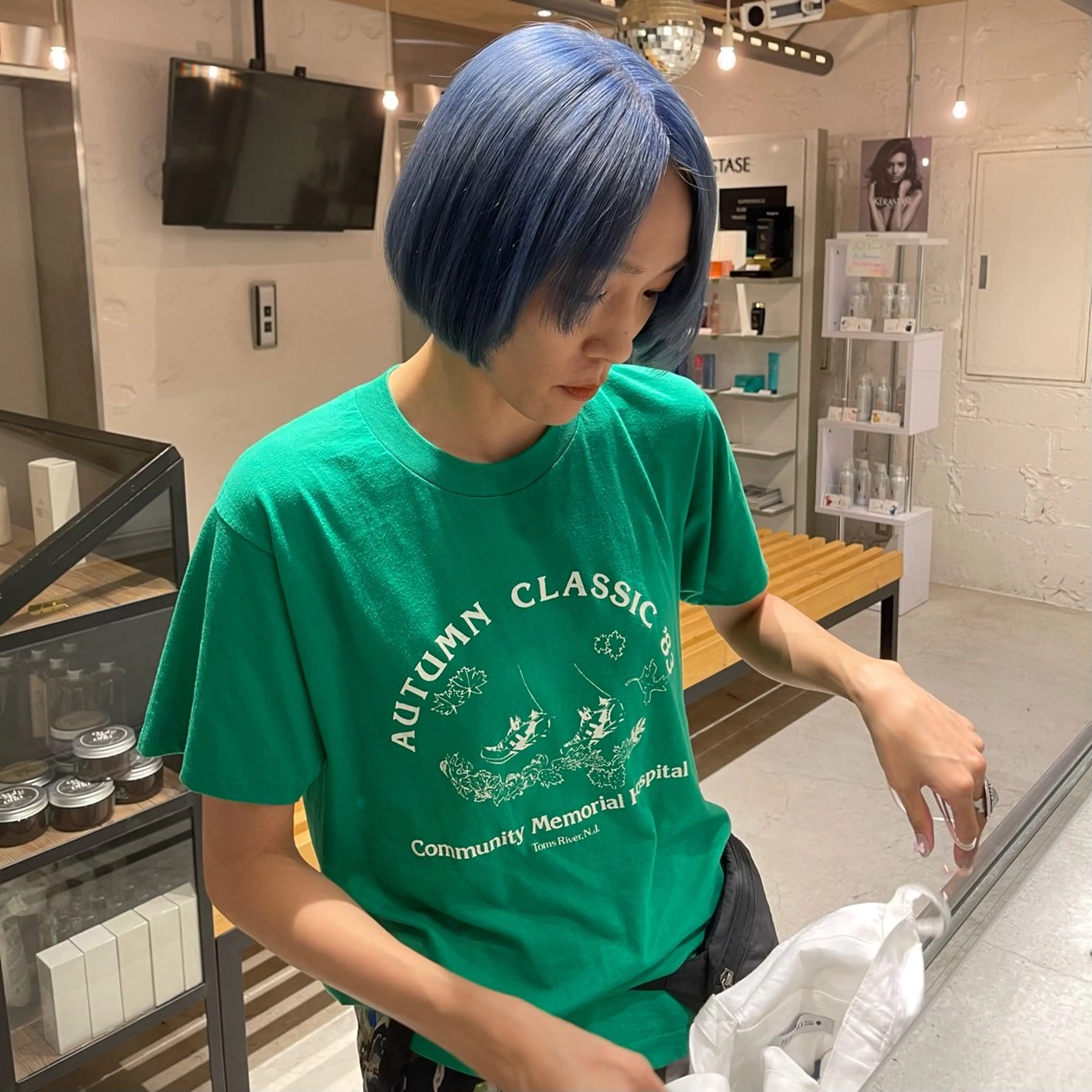 ショート カラー nameless miichiのヘアスタイル