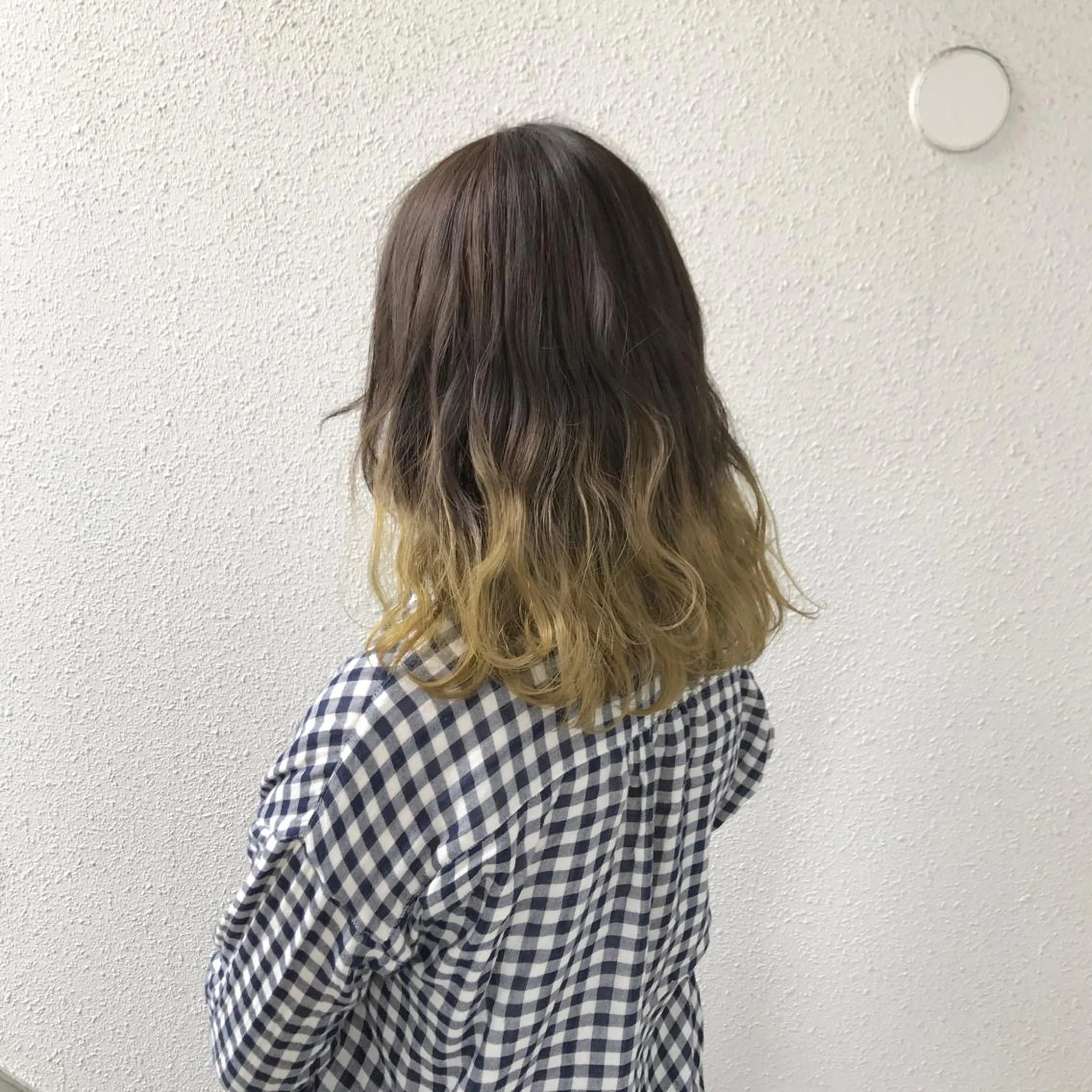 セミロング カラー ダブルカラー グラデーションカラー イエローカラー インナーカラー/天神 ブリーチ/吉田のヘアスタイル