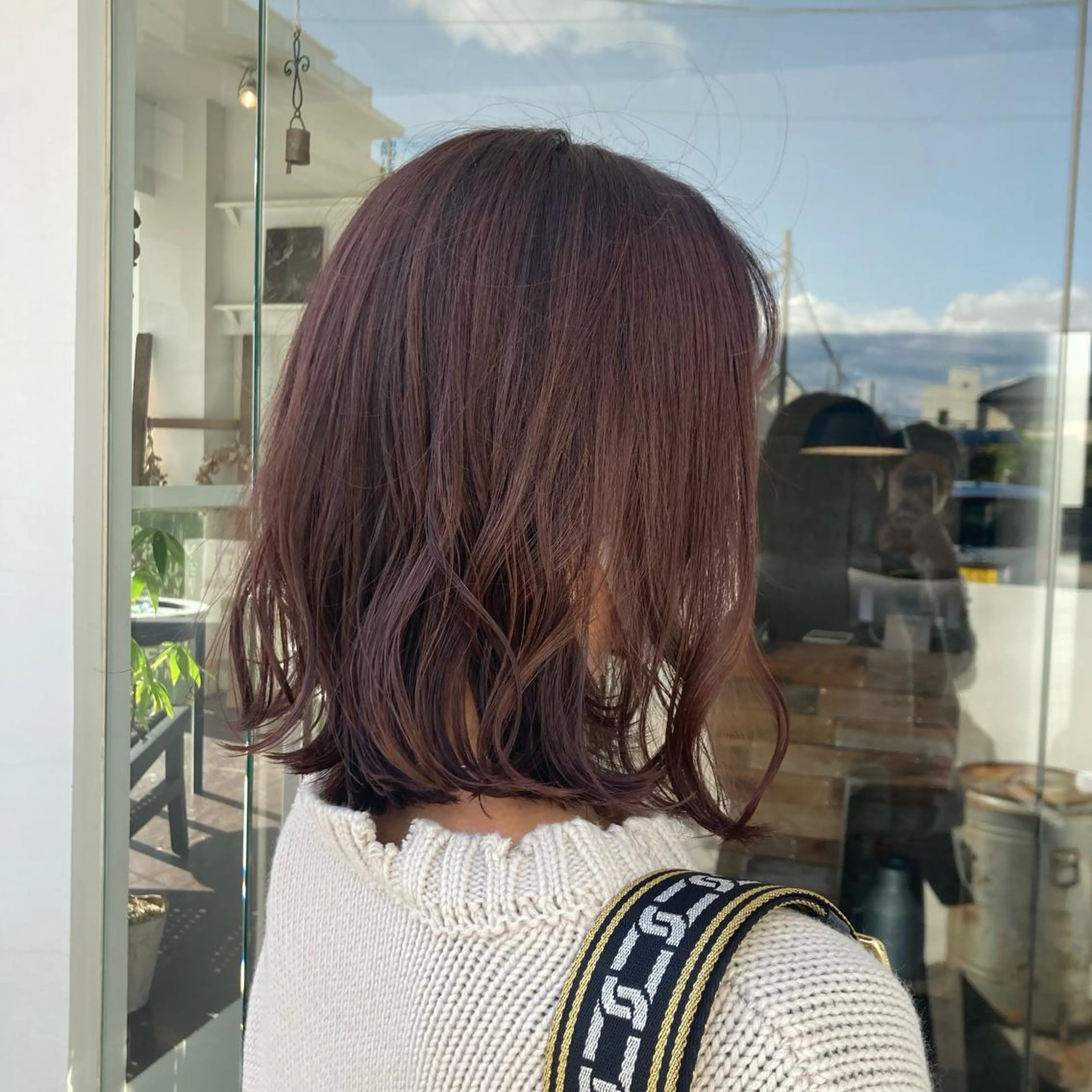 ミディアム パープルカラー 佐伯 真奈のヘアスタイル