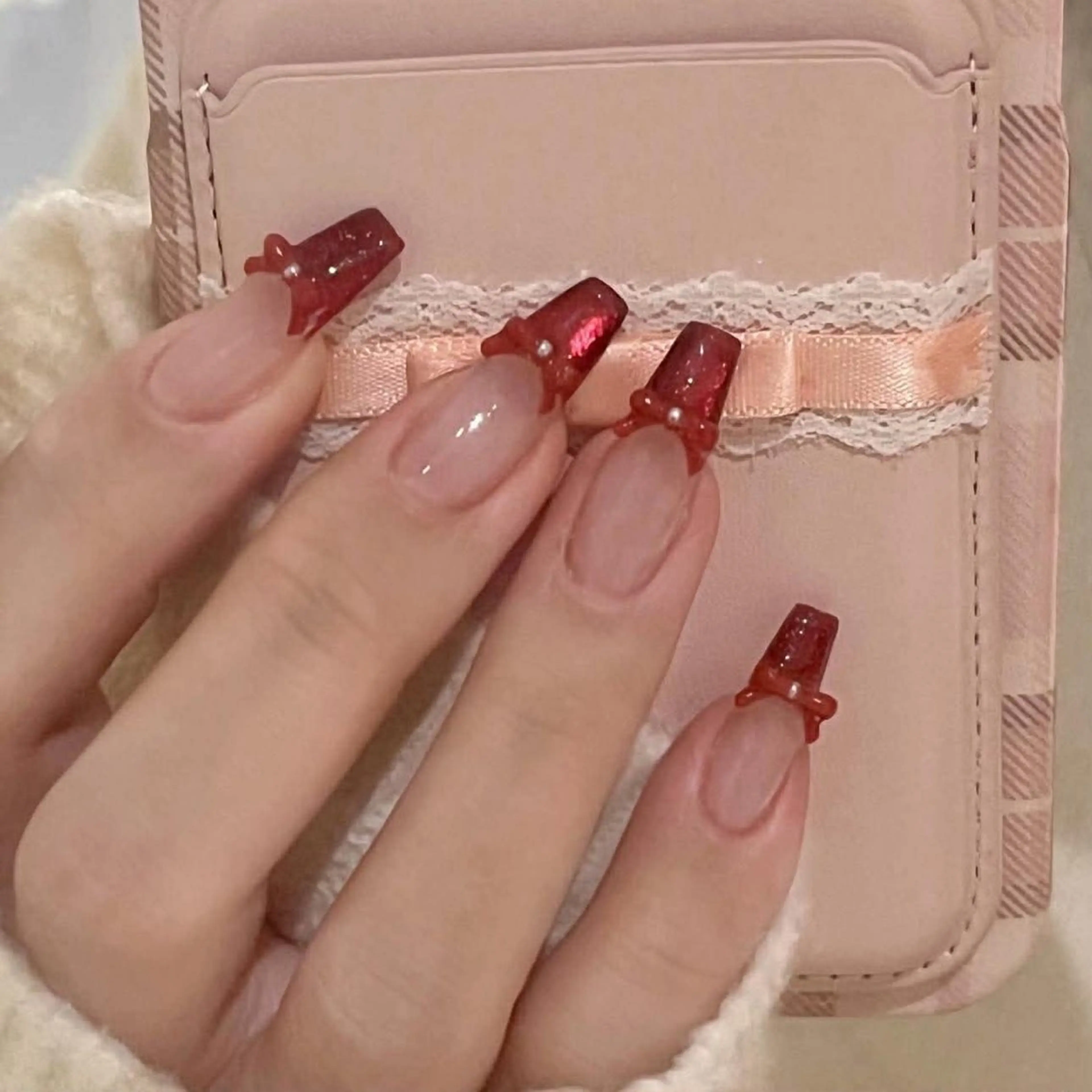 ネイル フレンチネイル キラキラネイル シンプルネイル 春ネイル ワンホンネイル Quynh Sora Nailのネイルデザイン