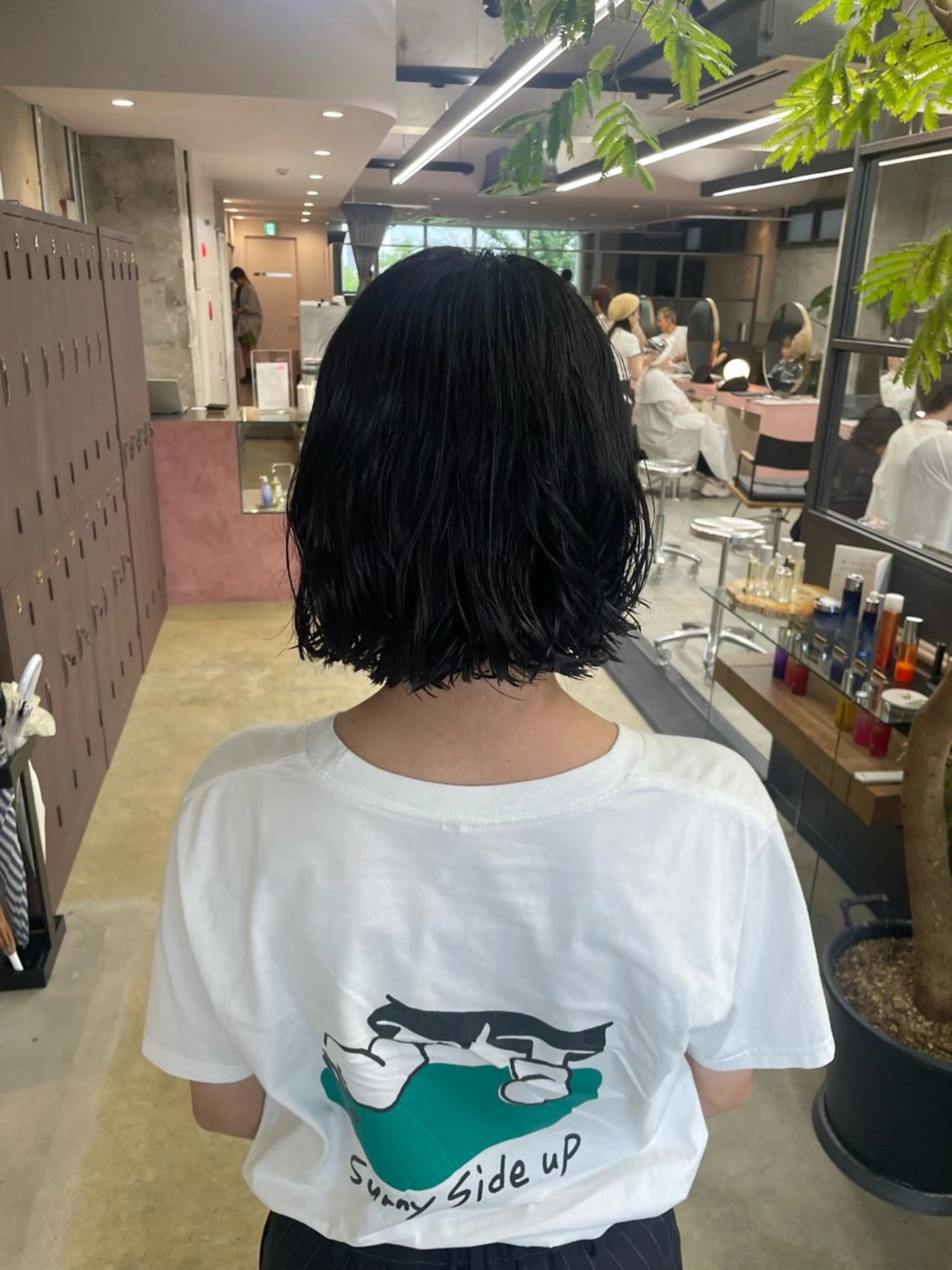 ミディアム カット ヘアカラー パーマ 鈴木瑛里／ブロンド ベージュ／男女のヘアスタイル