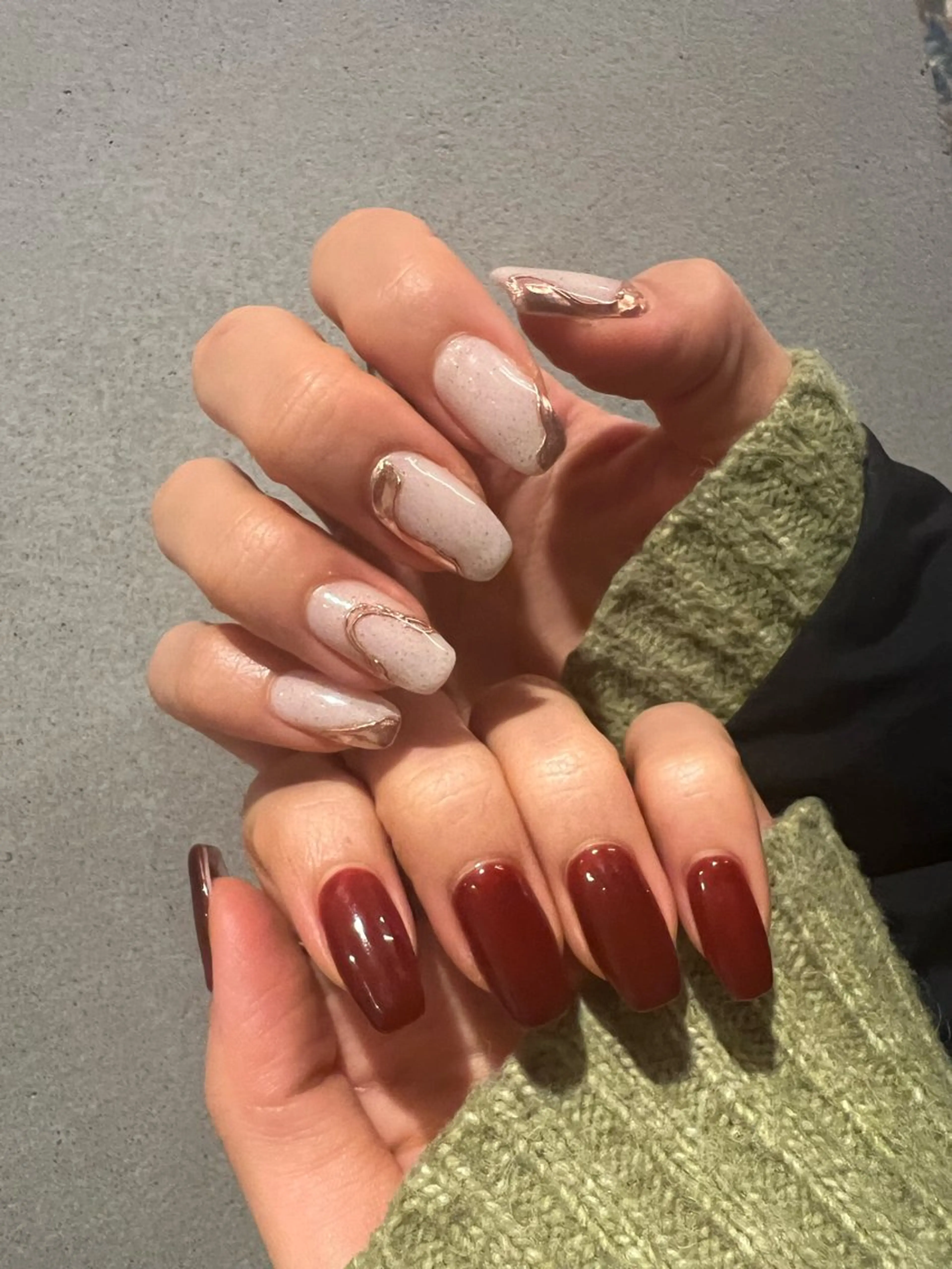 ネイル フットネイル ジェルネイル 韓国ネイル 赤色 冬ネイル nail salon Lauleaのネイルデザイン
