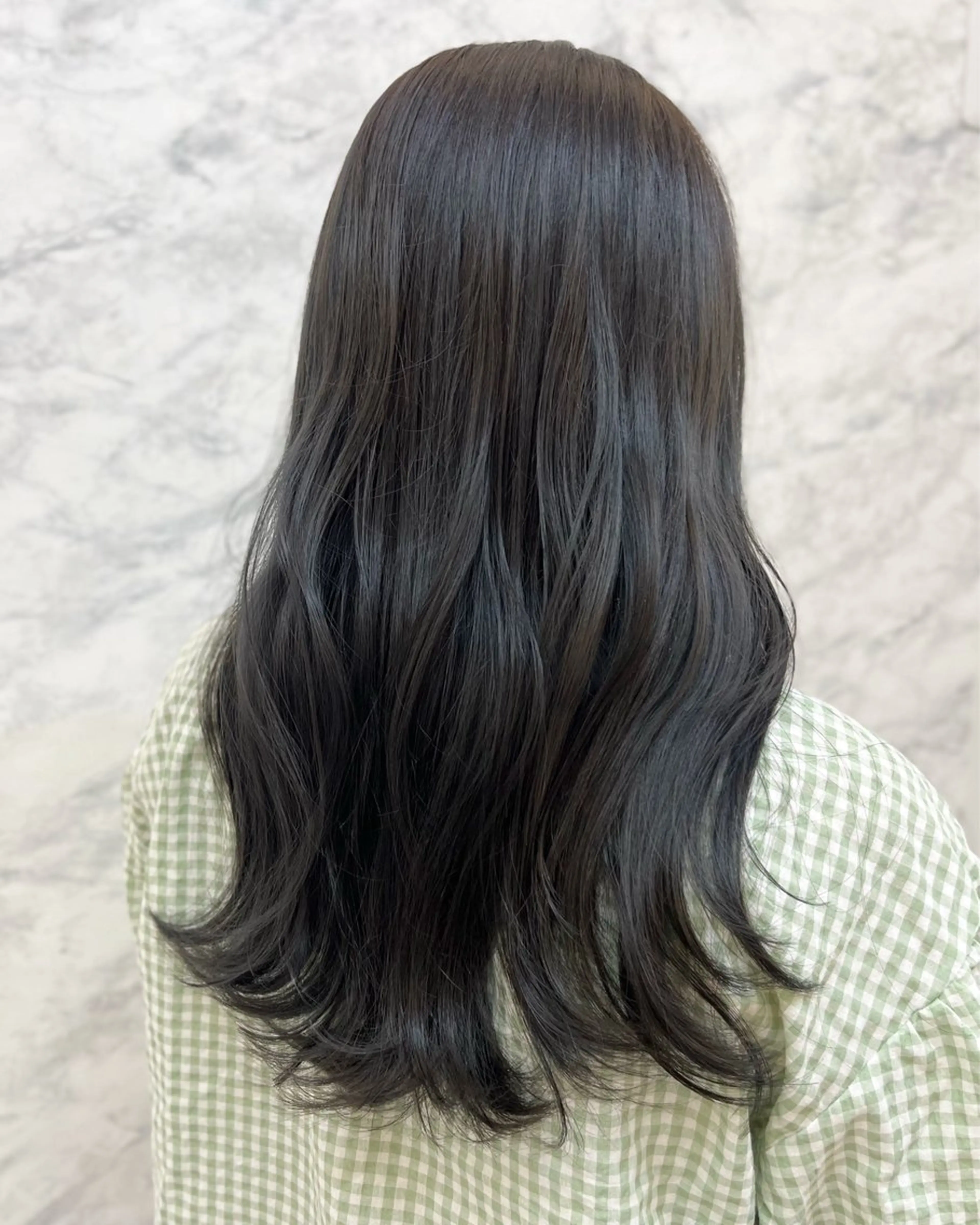 カラー 透明感カラー オリーブグレー ヘアカラー 美容室mellow所属・松尾 姫依のヘアスタイル