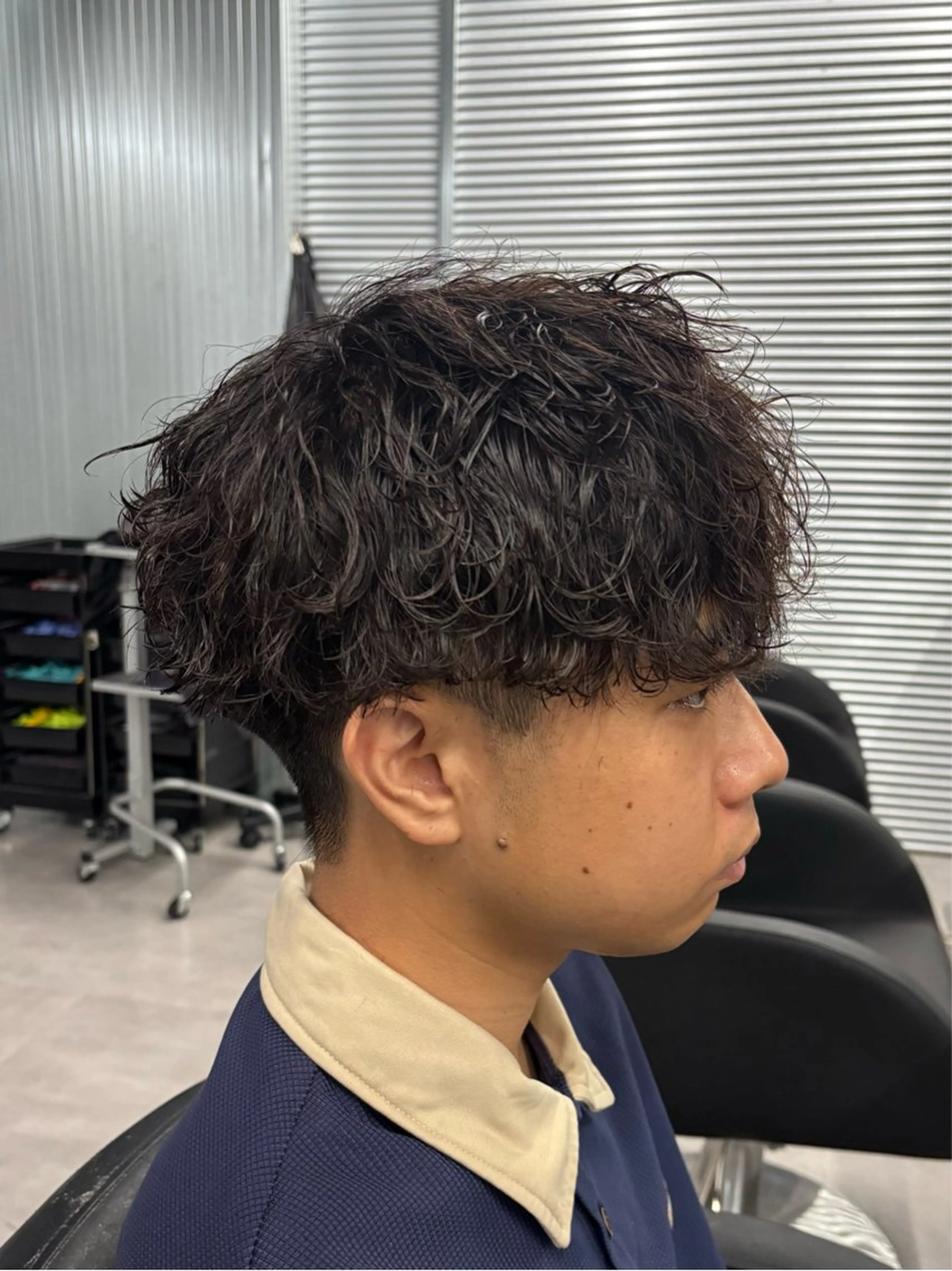 パーマ メンズ メンズパーマ 波巻きパーマ カット パーマ トリートメント 波巻き/ツイスパ/ 短髪/鈴木俊也のヘアスタイル