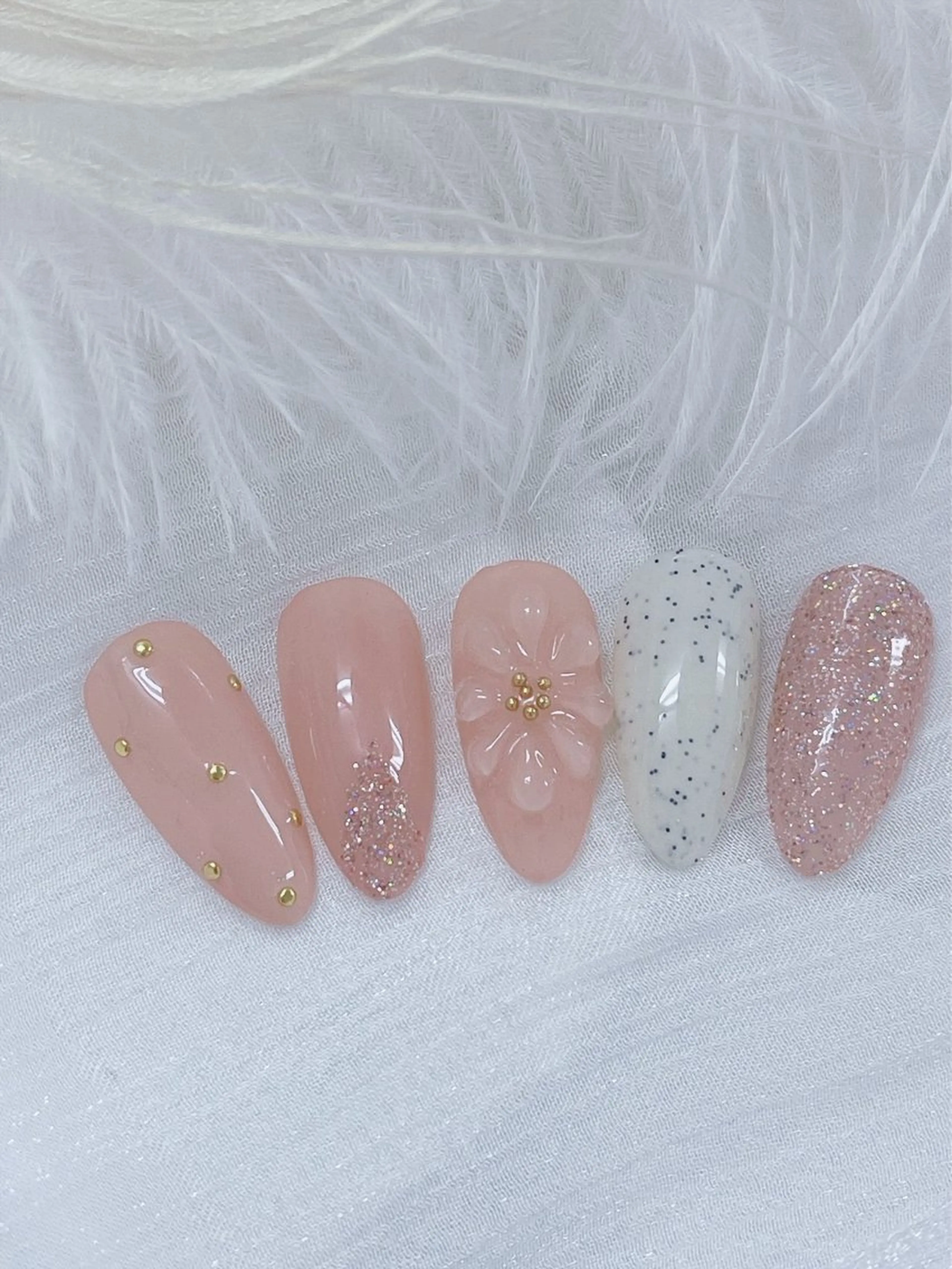 ネイル チークネイル 成人式 フレンチネイル グラデーション 氷ネイル・うるうるネイル ハンドネイル 陳 rinaのネイルデザイン