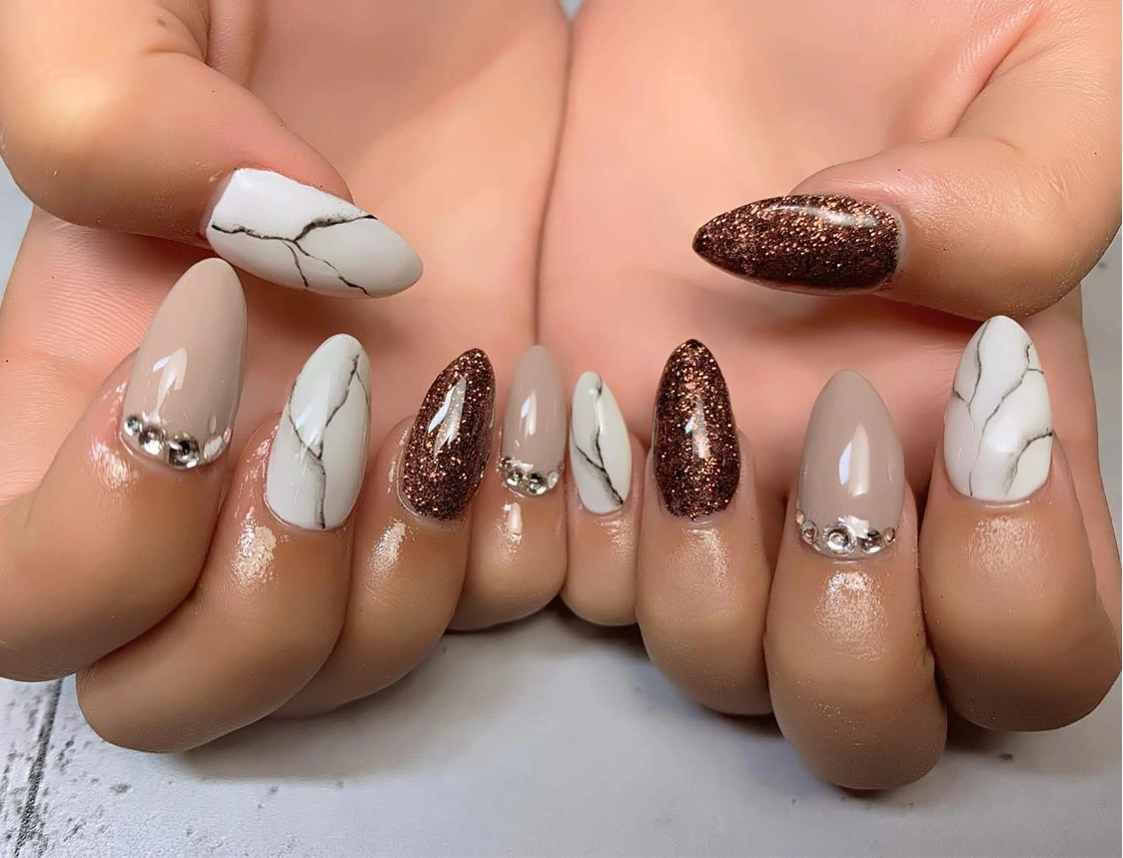 ネイル 菅野 愛花のネイルデザイン