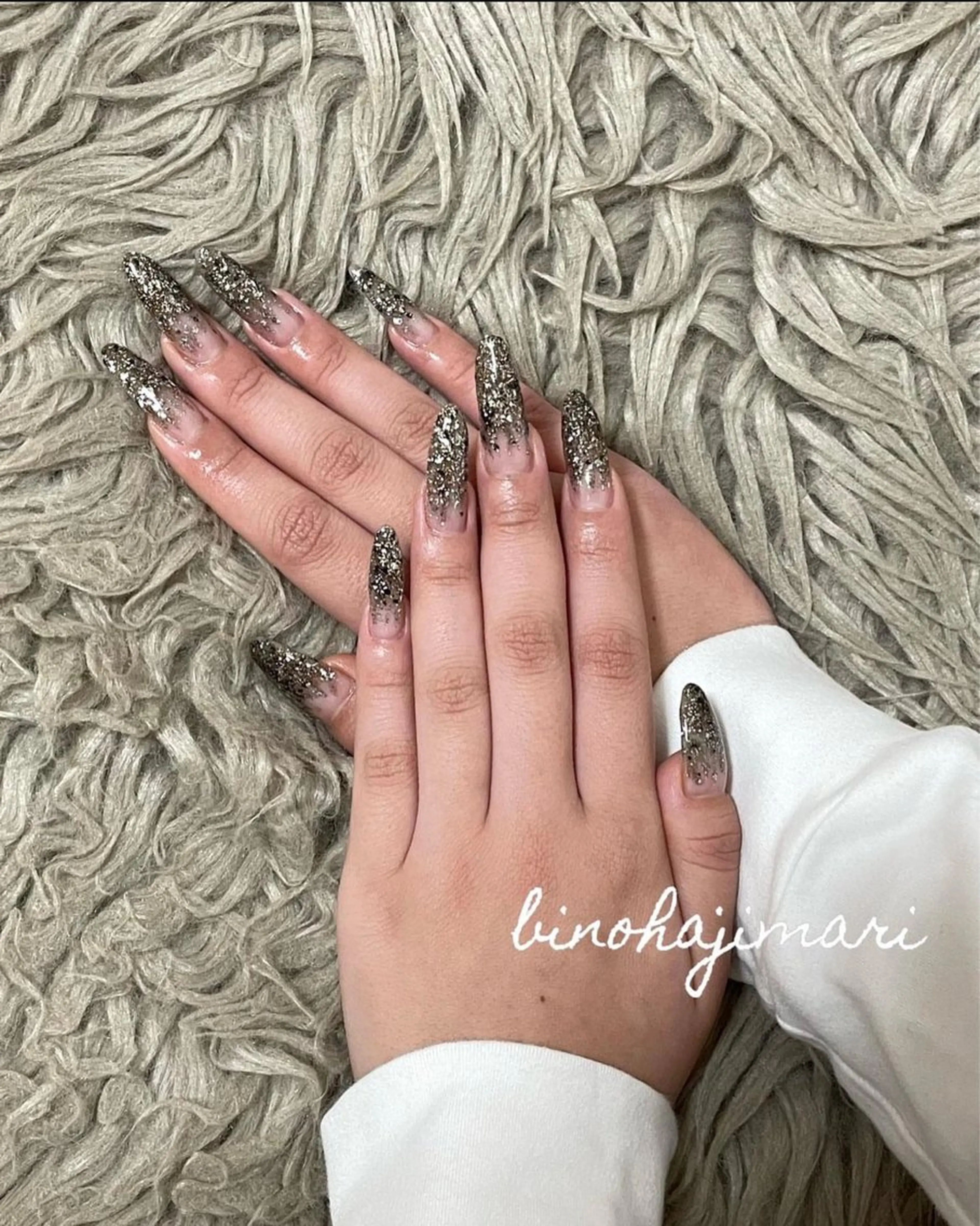 ネイル アートネイル フラッシュネイル ラメ(グリッター) スクエアネイル 冬ネイル ハンドネイル ハンドケア ♡Bivi♡自爪に 優しいネイルサロンのネイルデザイン