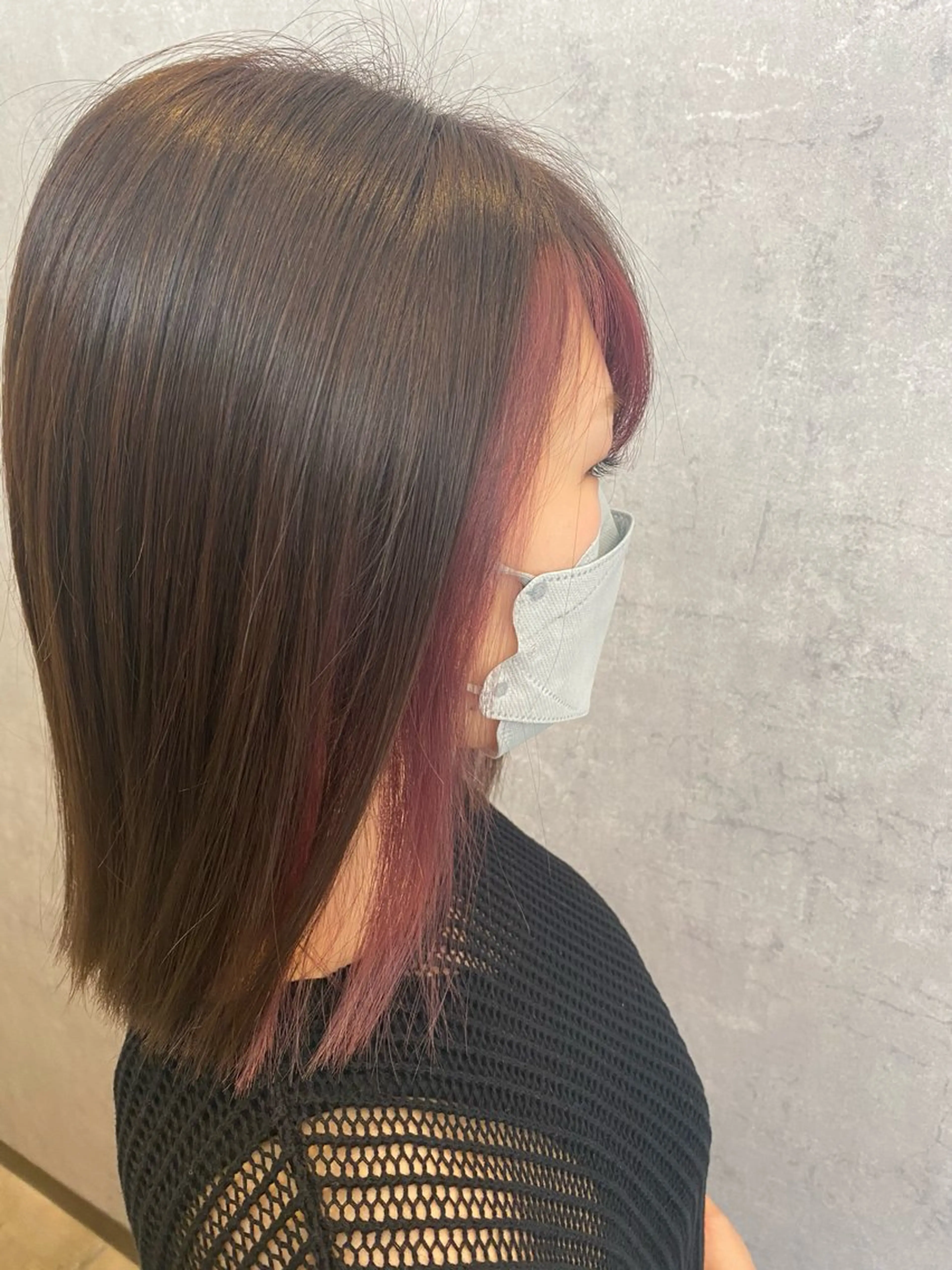 セミロング カラー インナーカラー 角谷 靖子のヘアスタイル