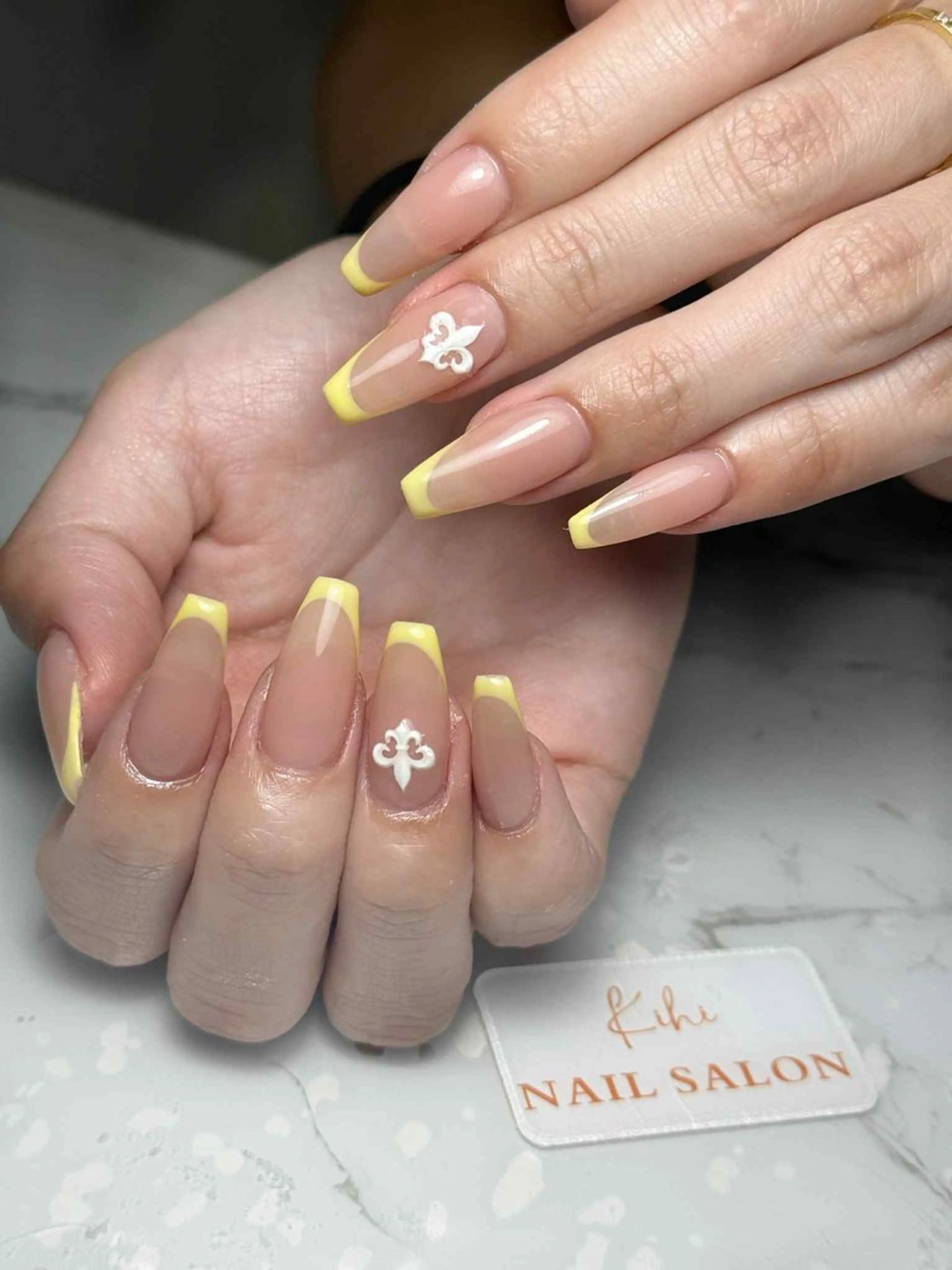 ネイル アートネイル フレンチネイル ジェルネイル グラデーション 韓国ネイル ハンドネイル 💕鈴木ユリ パラジェル/オフ無料のネイルデザイン