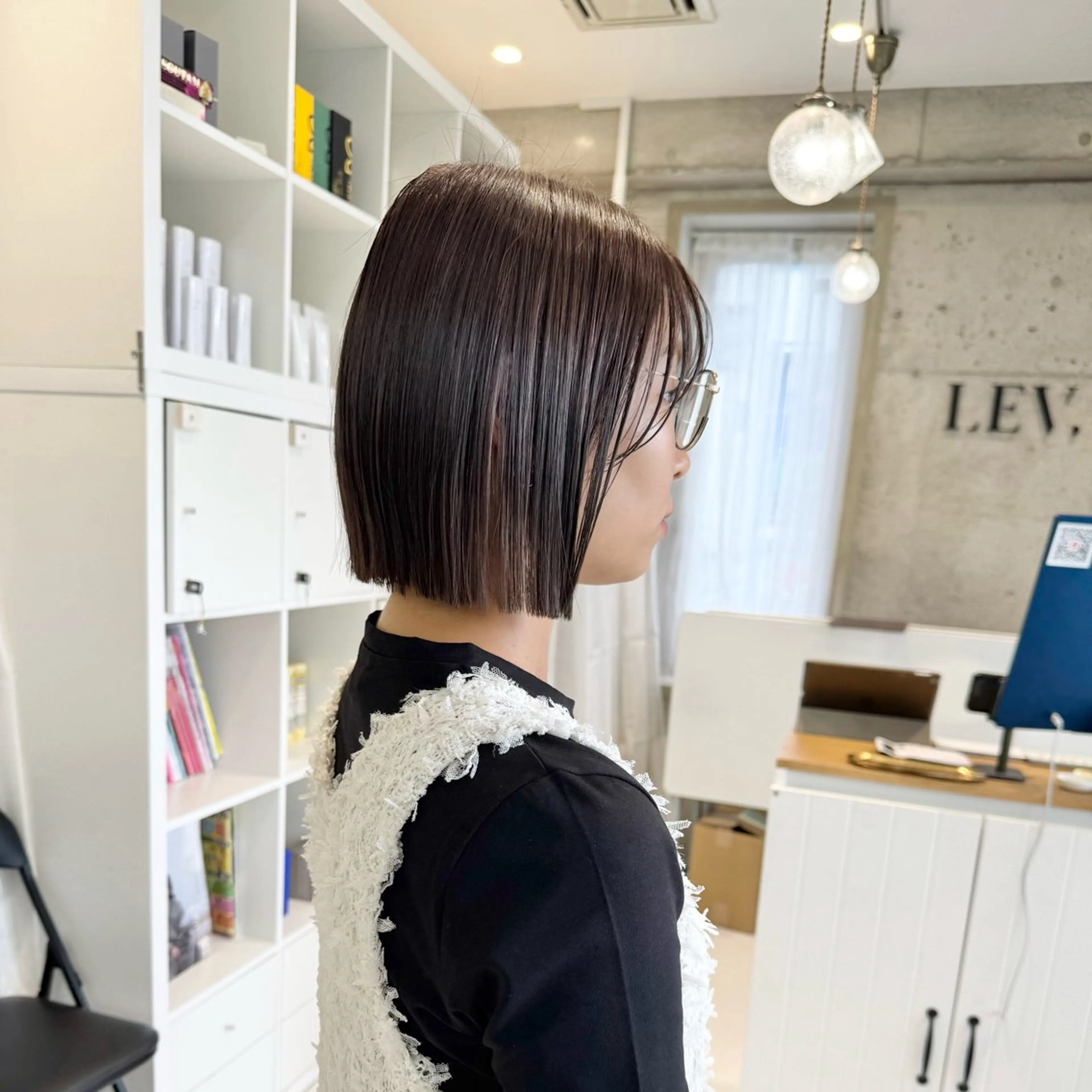 ミディアム 切りっぱなしボブ ボブ カット ヘアカラー トリートメント 会田有紀 /切りっぱなしボブのヘアスタイル