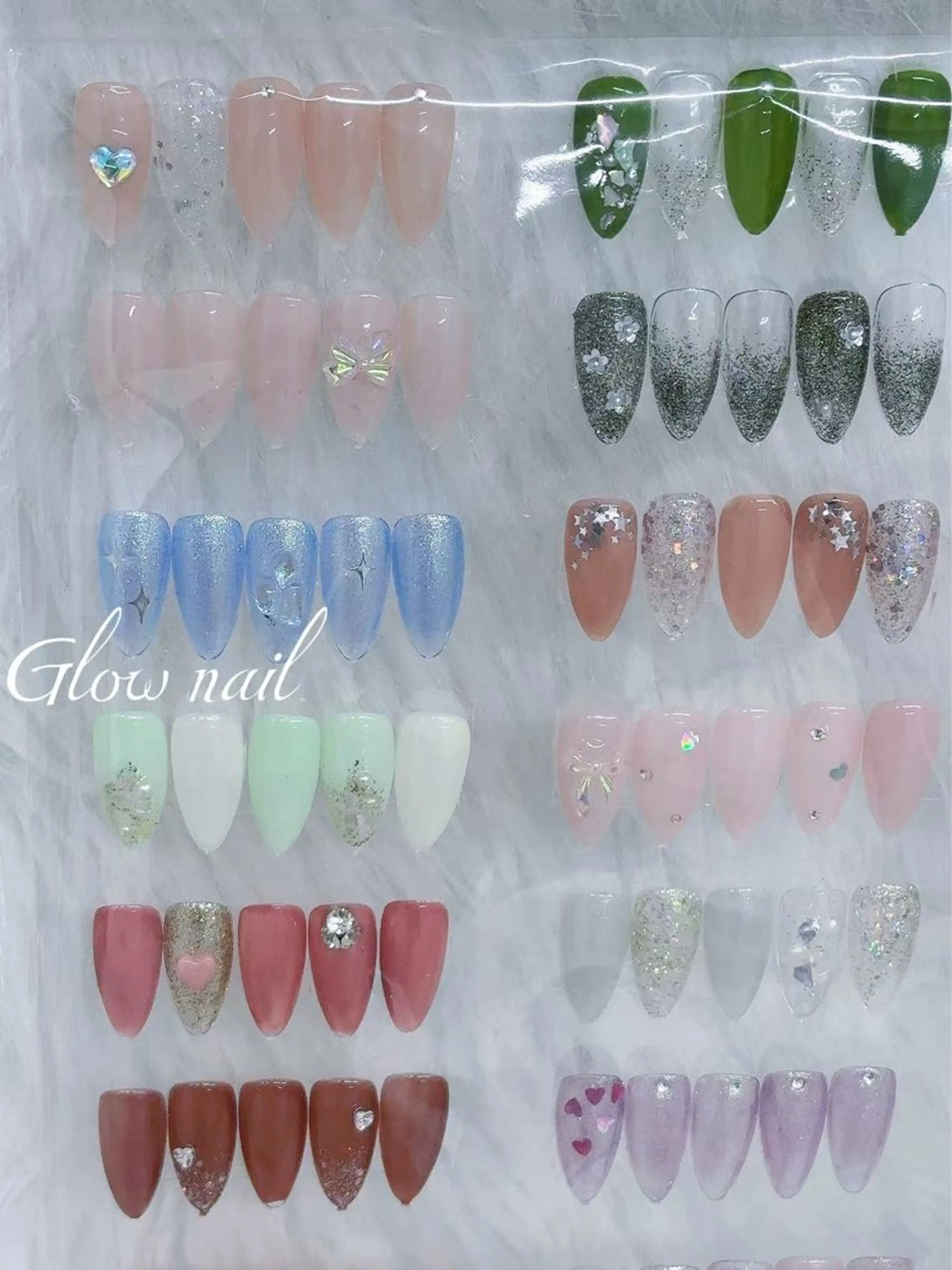 ネイル ハンドネイル グロー ネイルのネイルデザイン